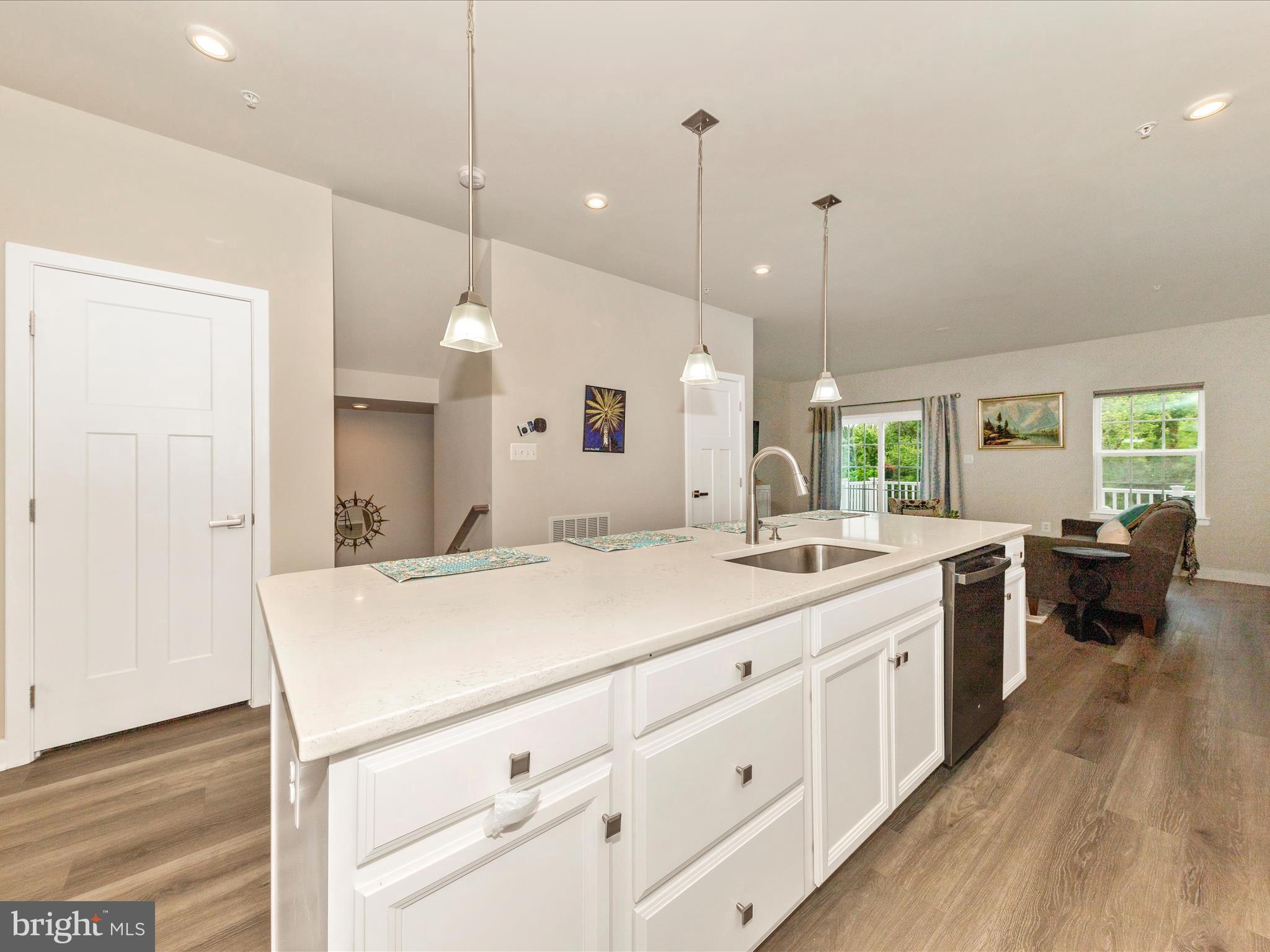 1736 ATLAS DRIVE