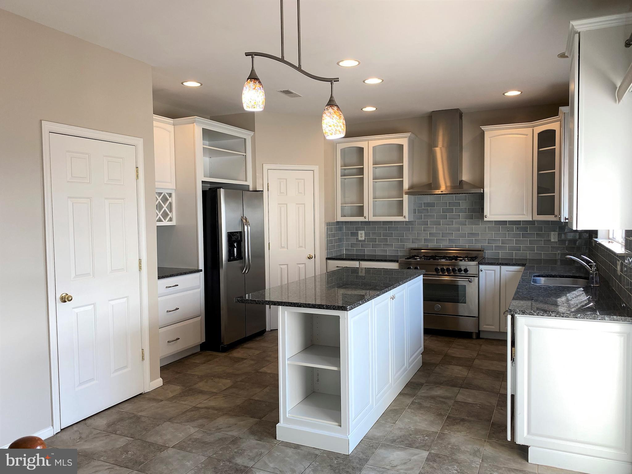 KINGS CROSSING - Residential Lease