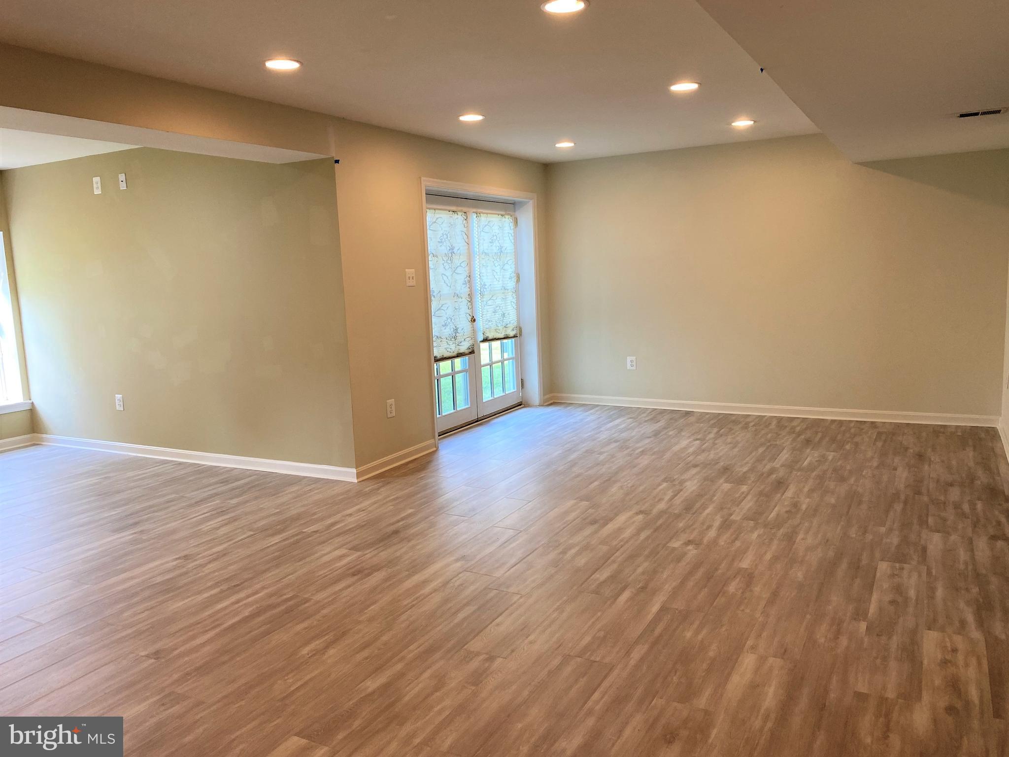 KINGS CROSSING - Residential Lease