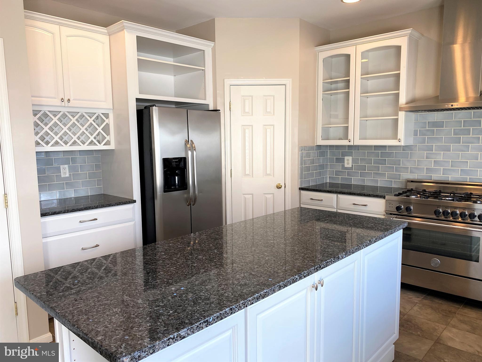 KINGS CROSSING - Residential Lease