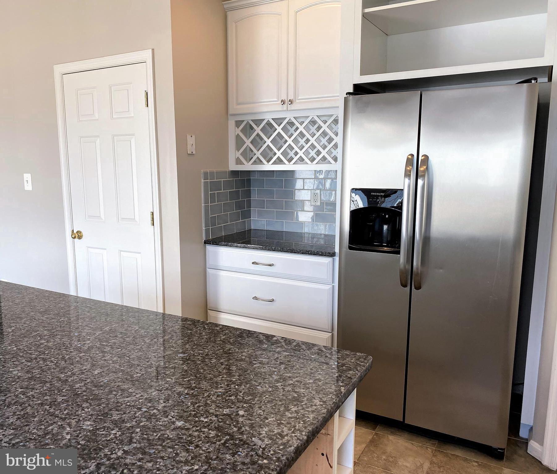 KINGS CROSSING - Residential Lease