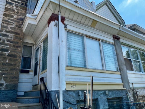 Townhouse For Sale - 207 Huntley Road<br/> UPPER DARBY, PA 19082