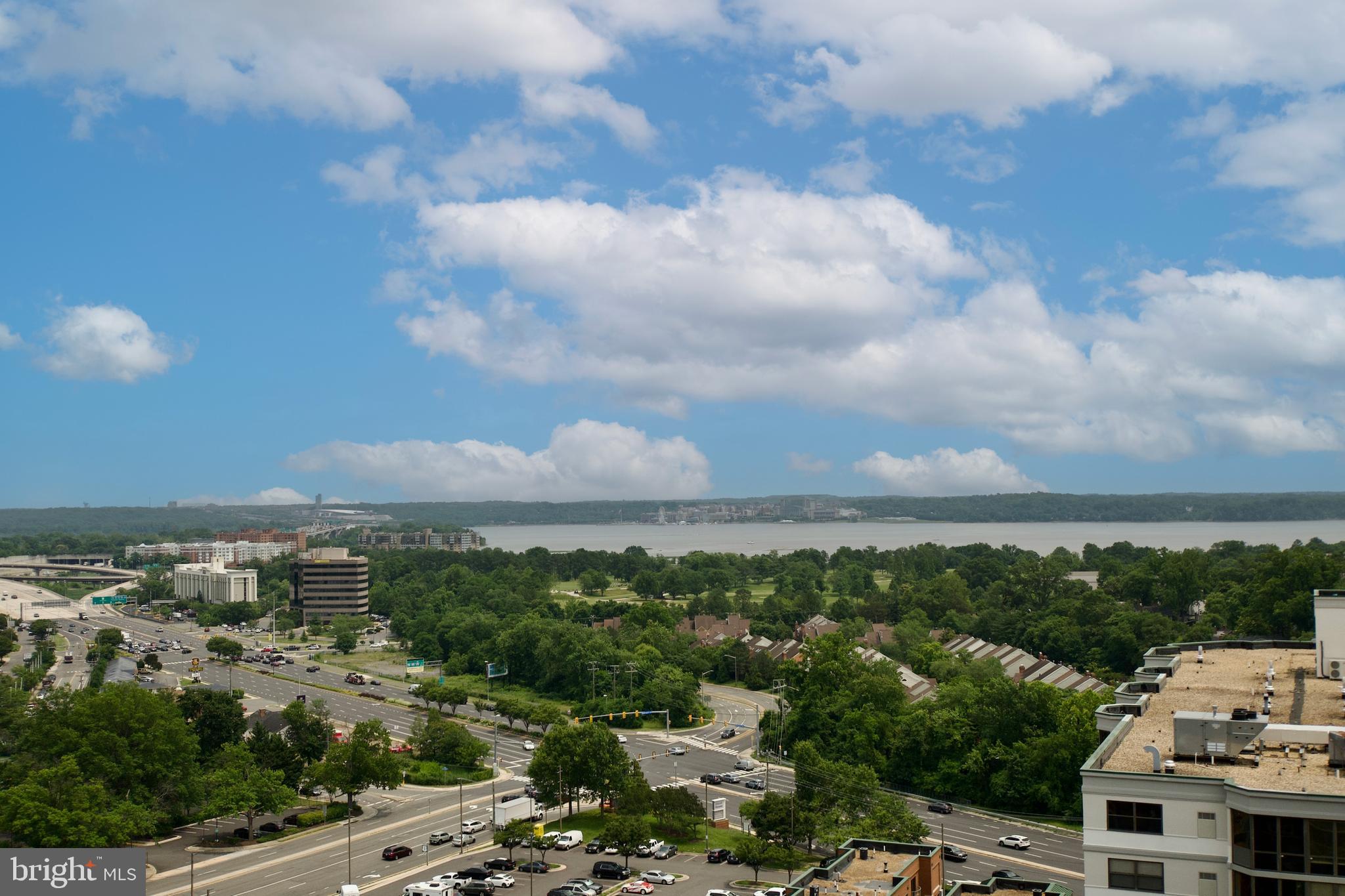 HUNTING CREEK CLUB CONDOMINIUMS - Residential