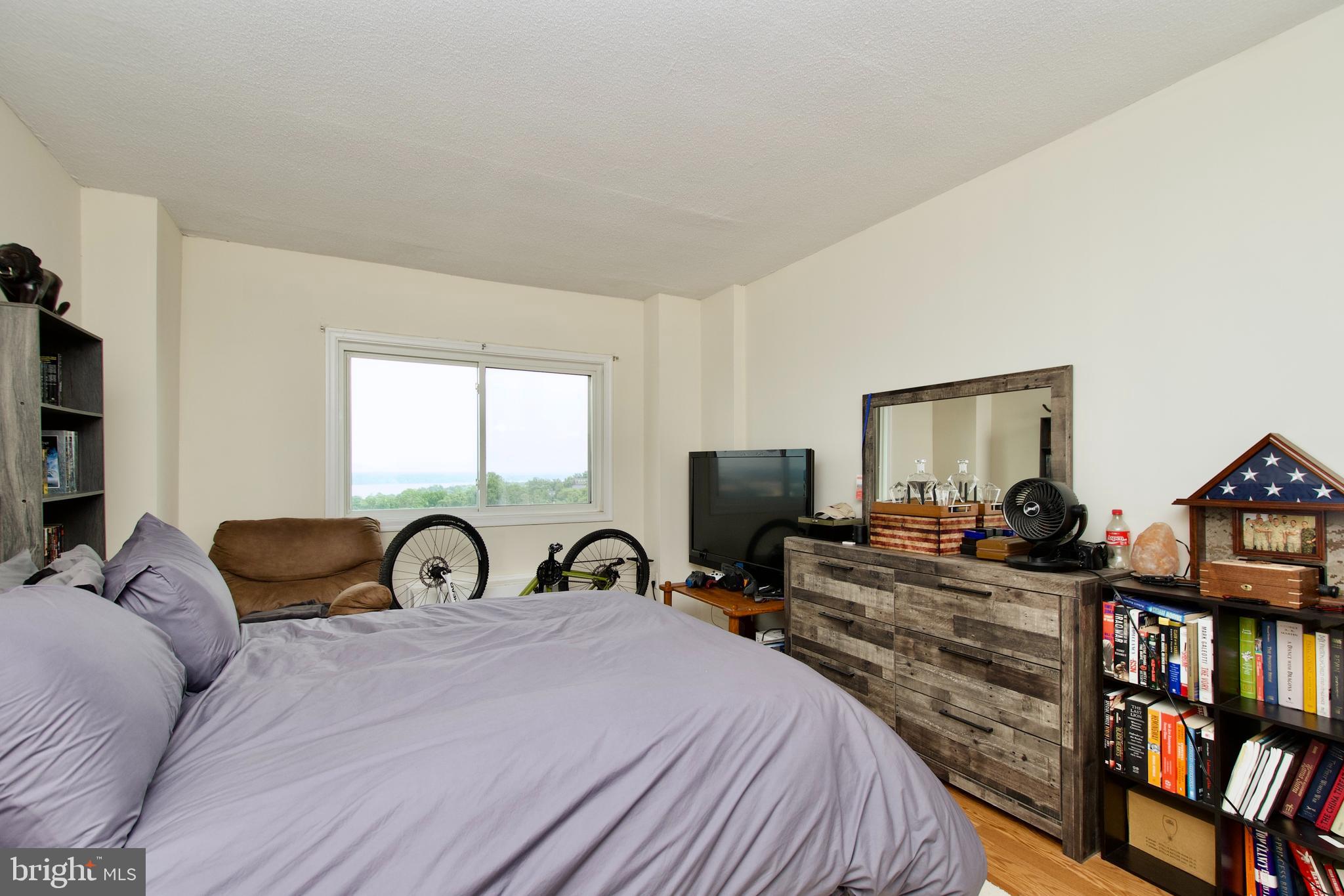 HUNTING CREEK CLUB CONDOMINIUMS - Residential