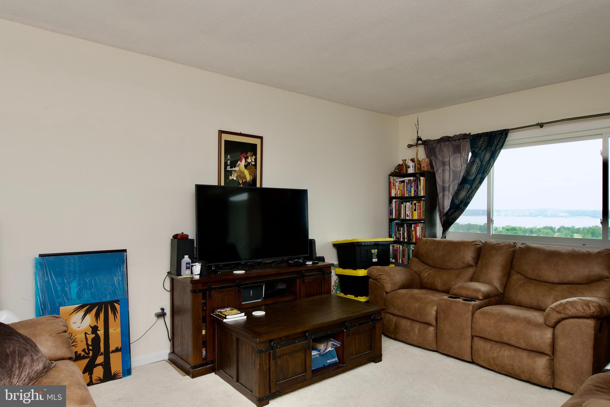 HUNTING CREEK CLUB CONDOMINIUMS - Residential