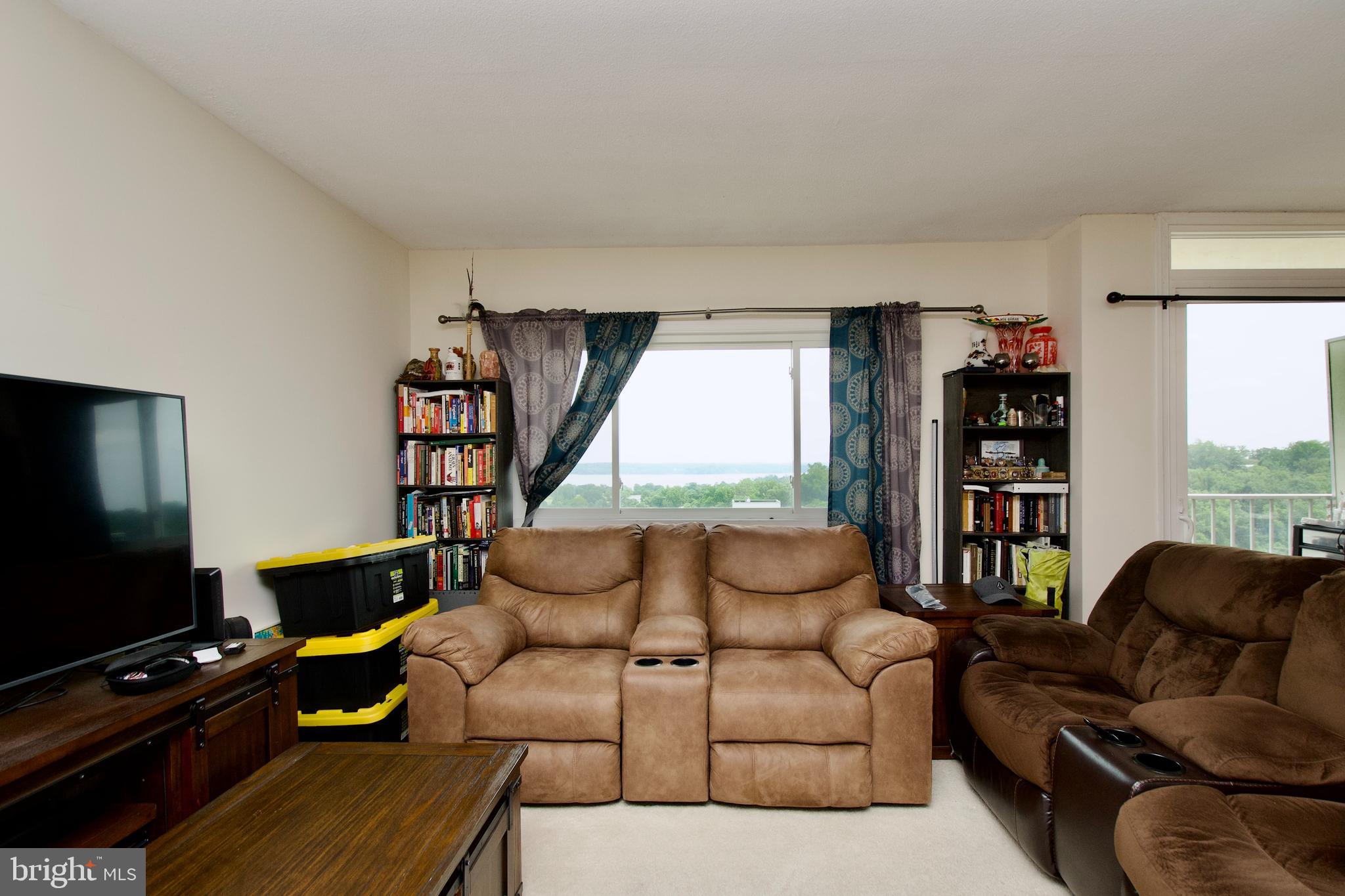 HUNTING CREEK CLUB CONDOMINIUMS - Residential