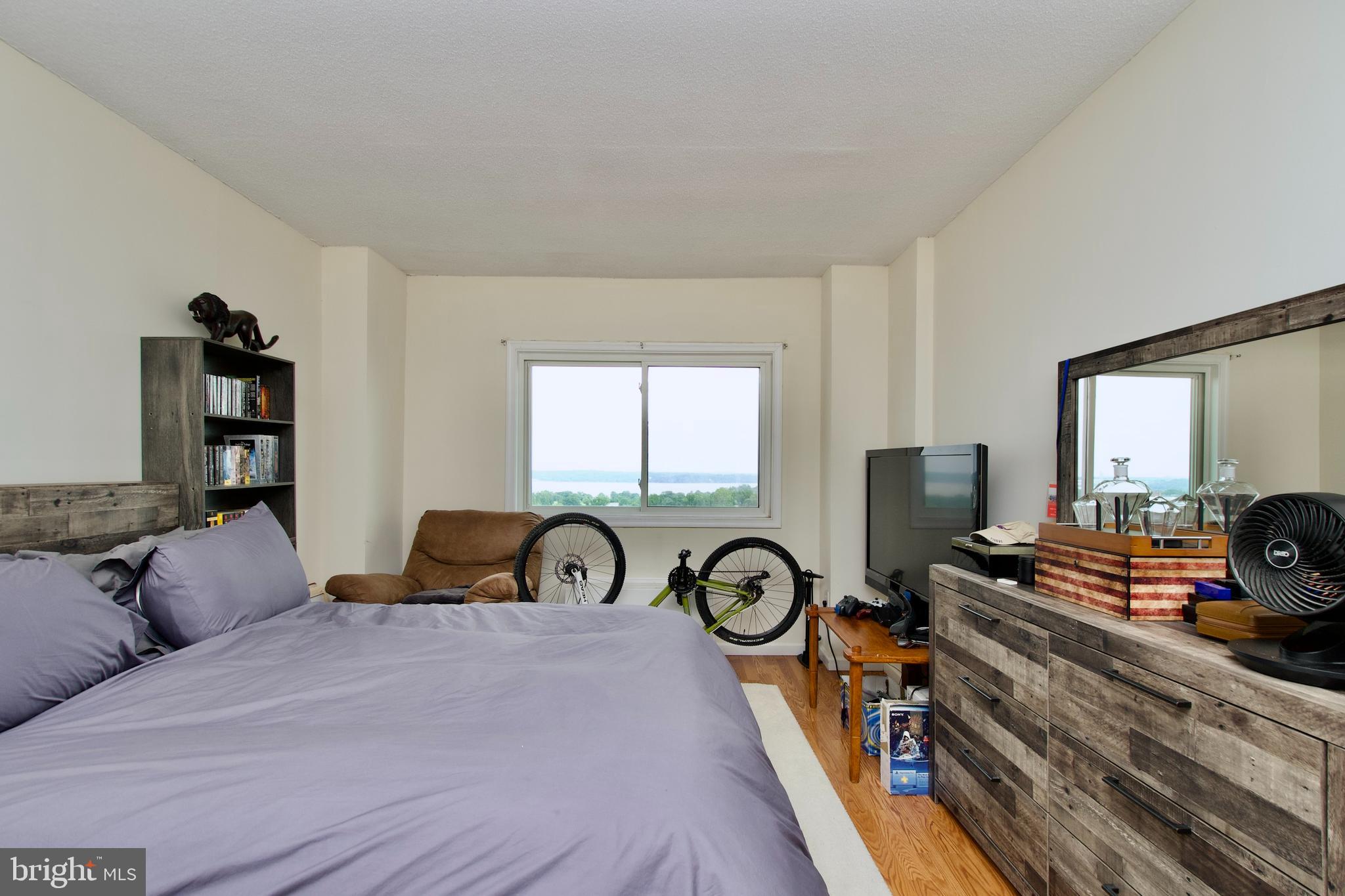 HUNTING CREEK CLUB CONDOMINIUMS - Residential