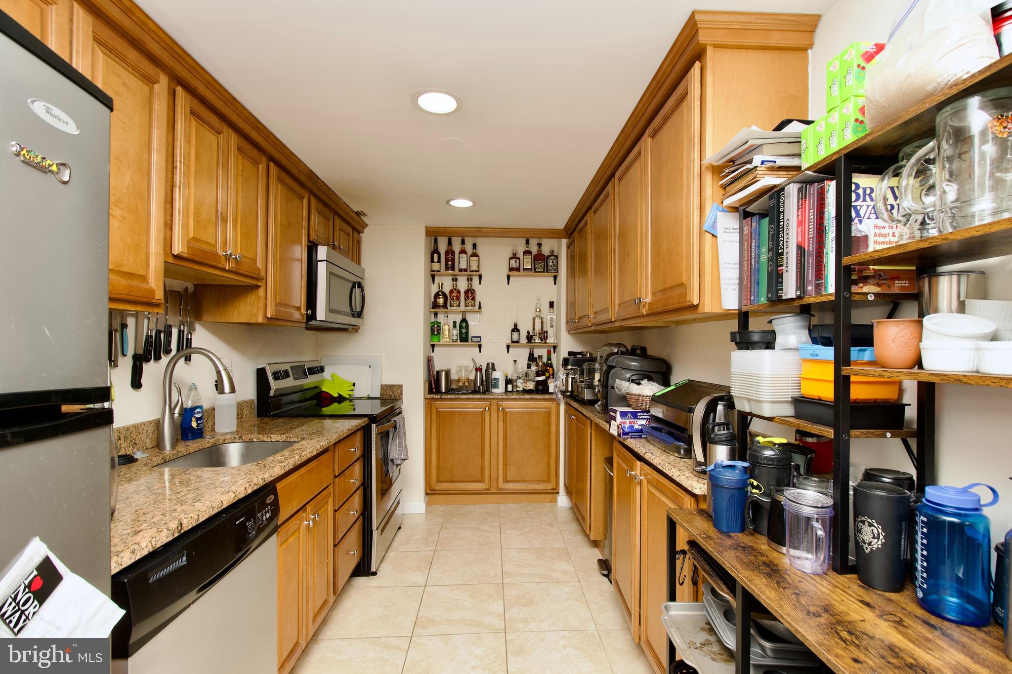 HUNTING CREEK CLUB CONDOMINIUMS - Residential