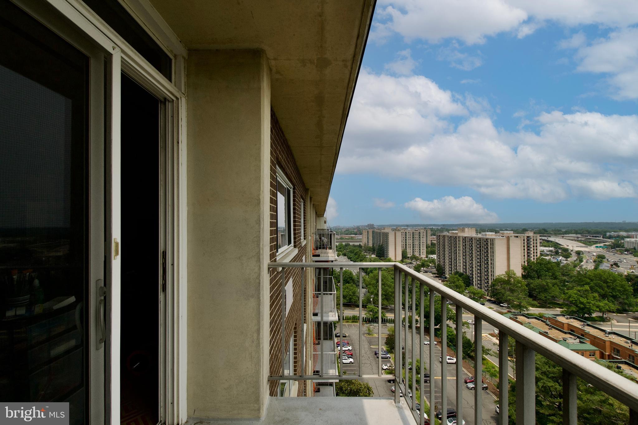 HUNTING CREEK CLUB CONDOMINIUMS - Residential