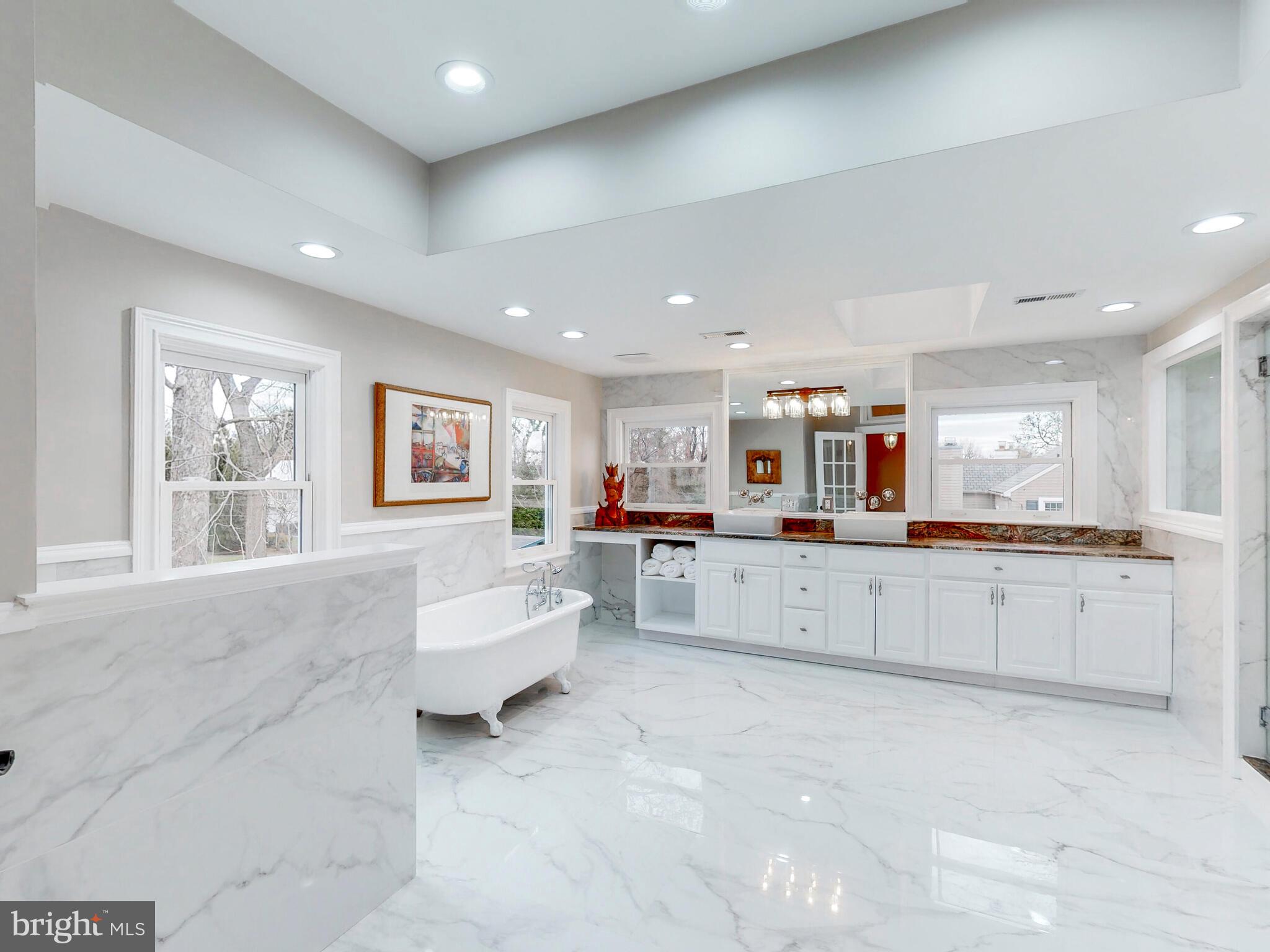 NORTH ROLAND PARK - Residential