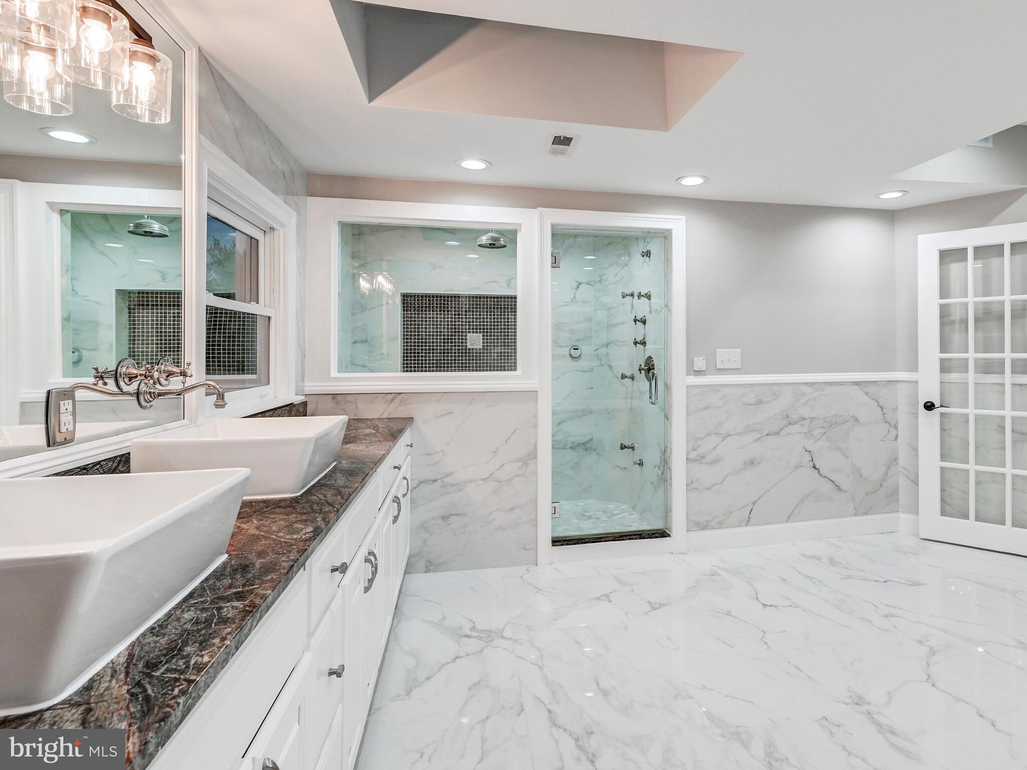 NORTH ROLAND PARK - Residential