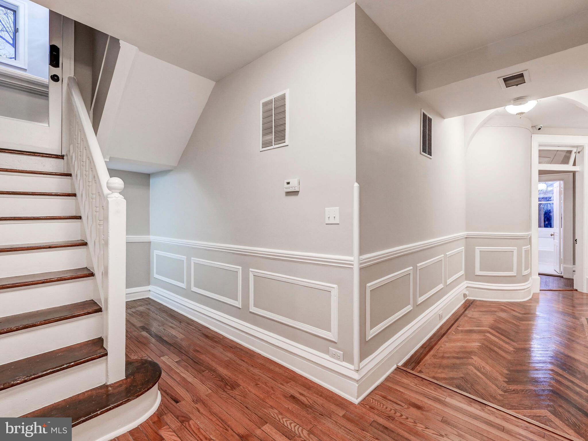 NORTH ROLAND PARK - Residential