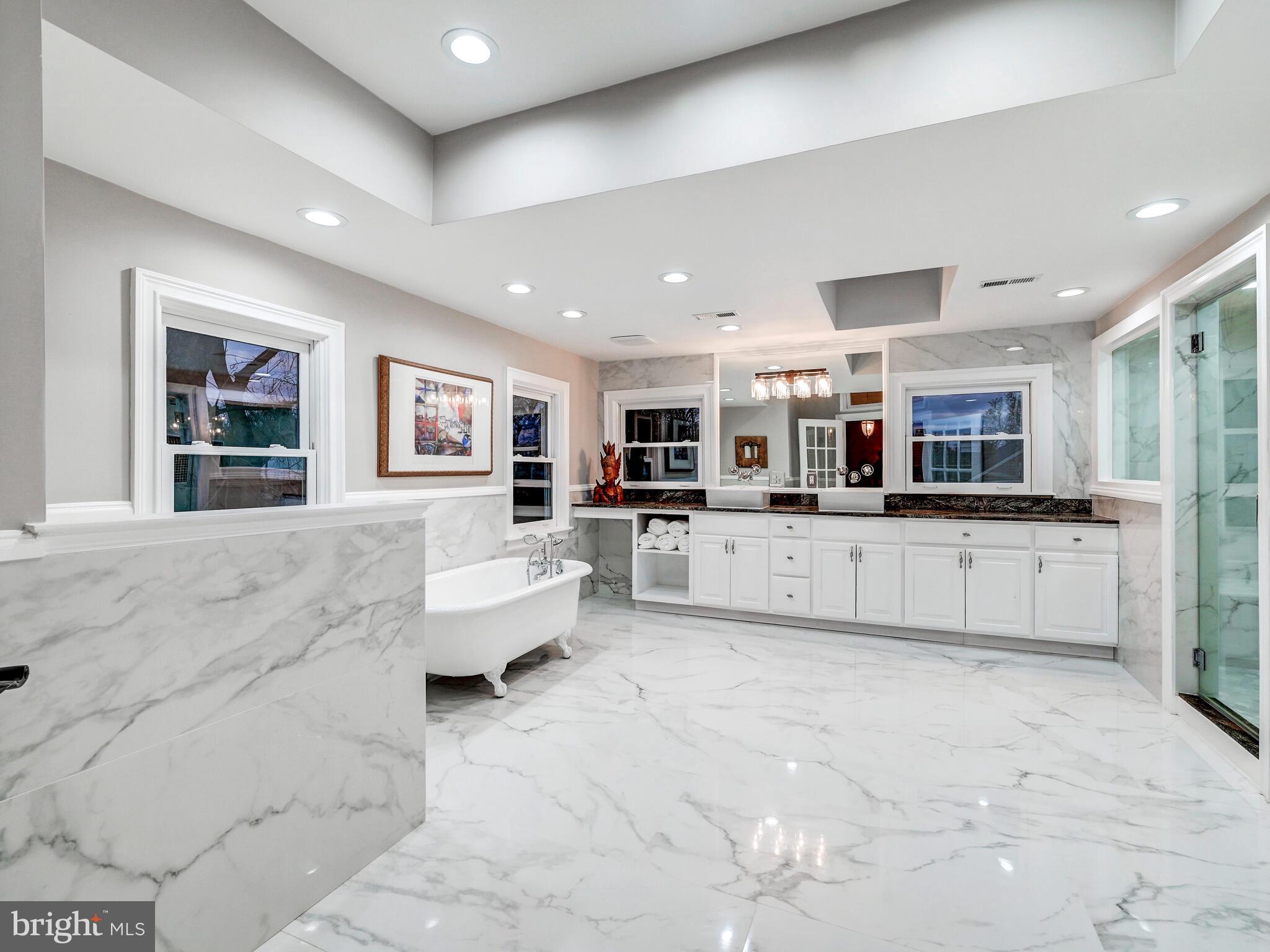 NORTH ROLAND PARK - Residential