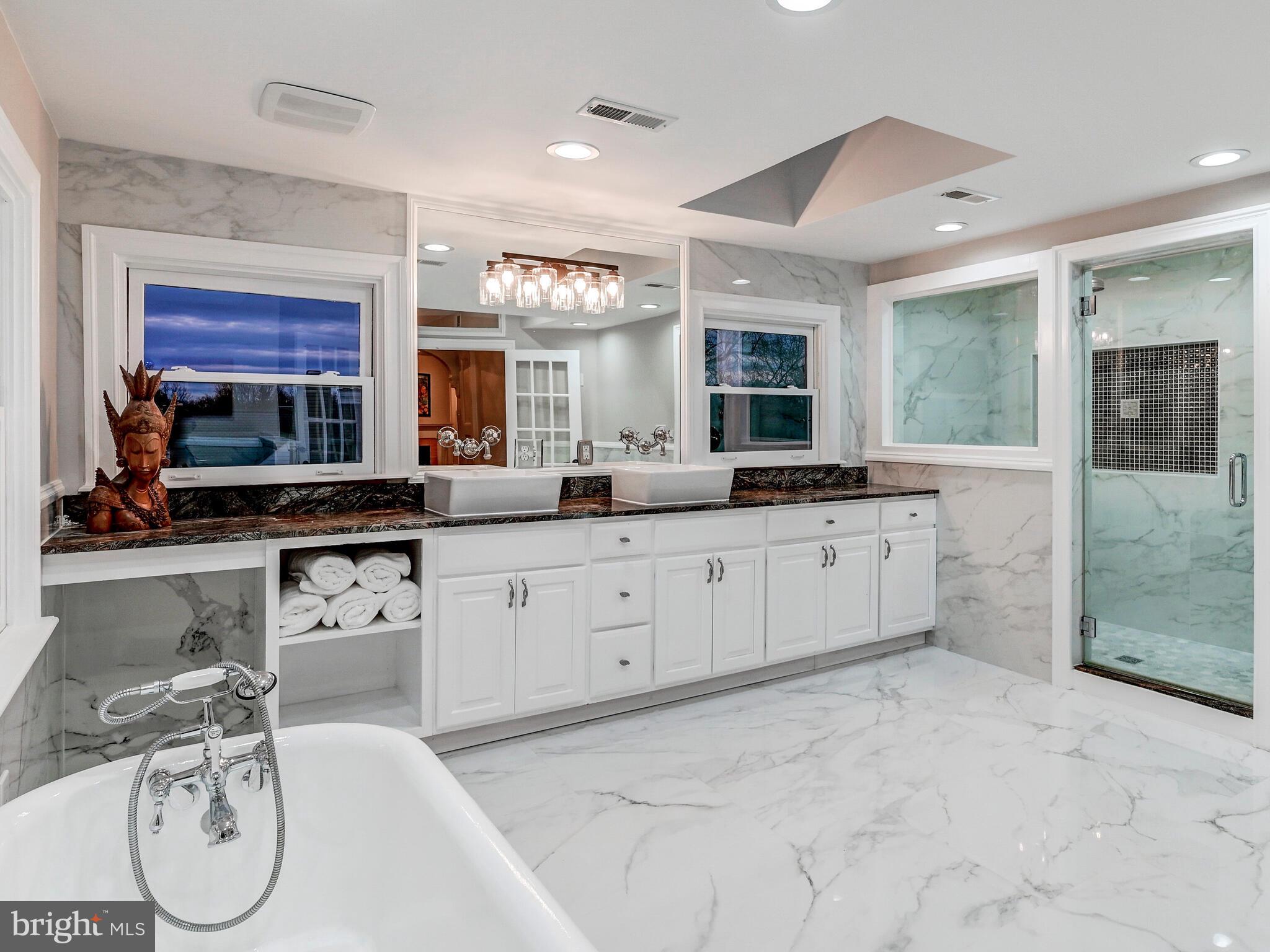 NORTH ROLAND PARK - Residential