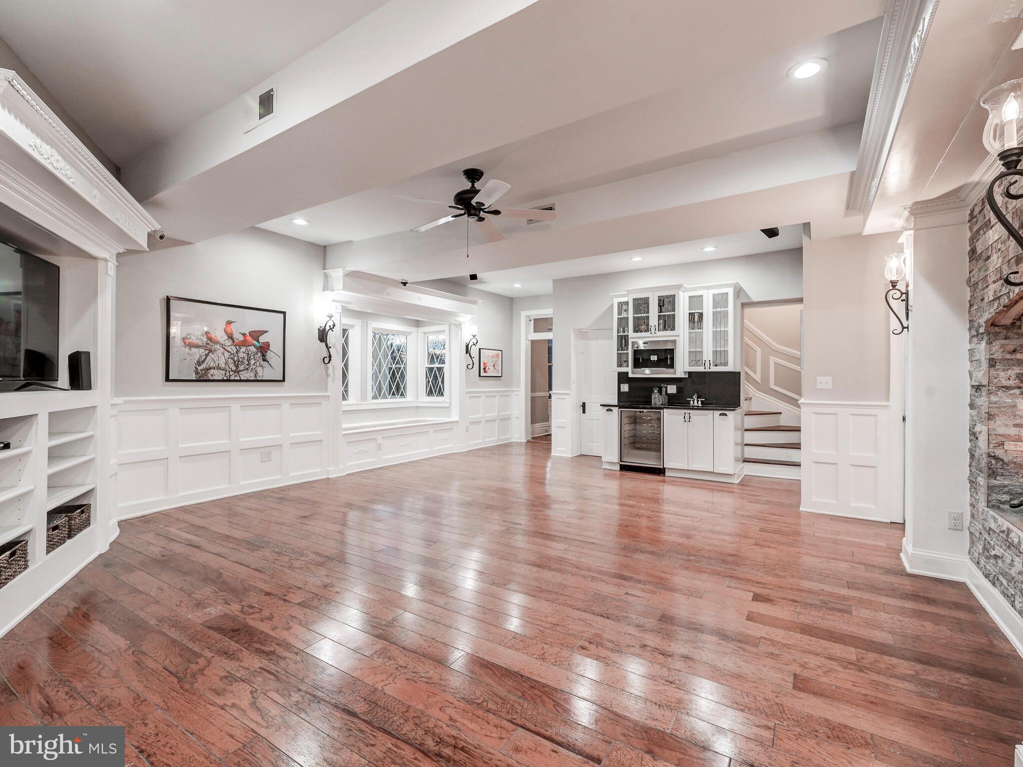 NORTH ROLAND PARK - Residential