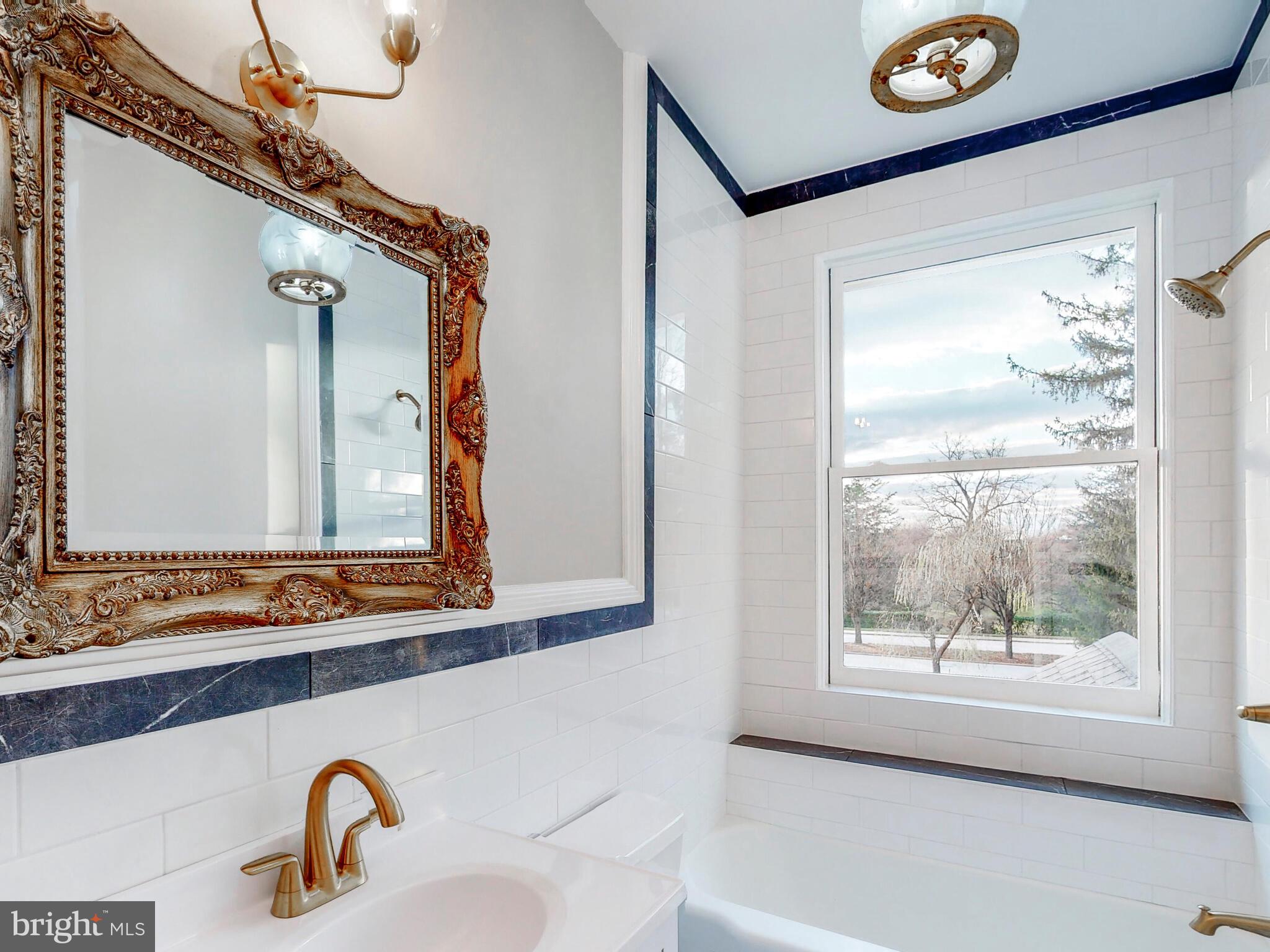 NORTH ROLAND PARK - Residential