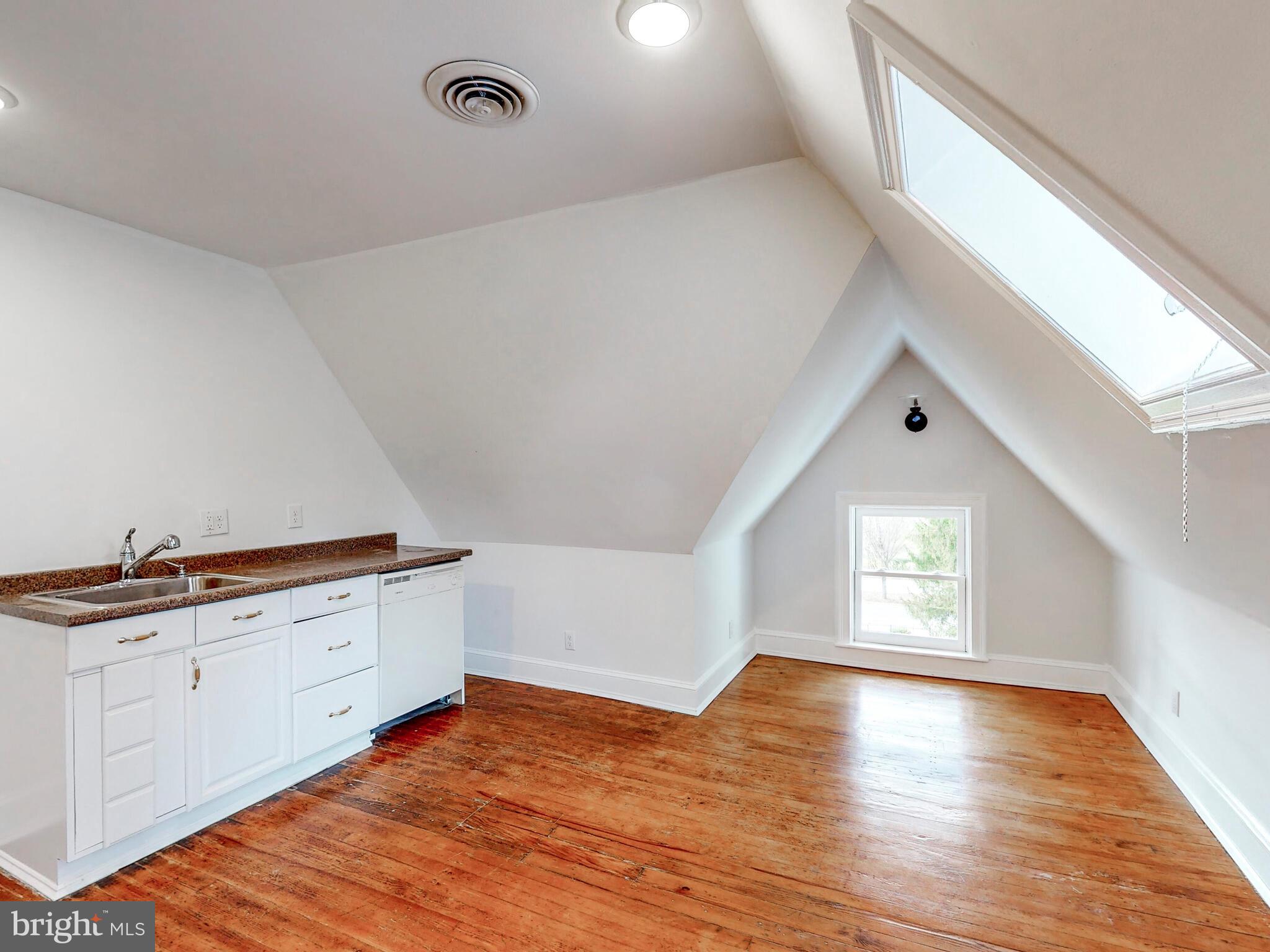 NORTH ROLAND PARK - Residential