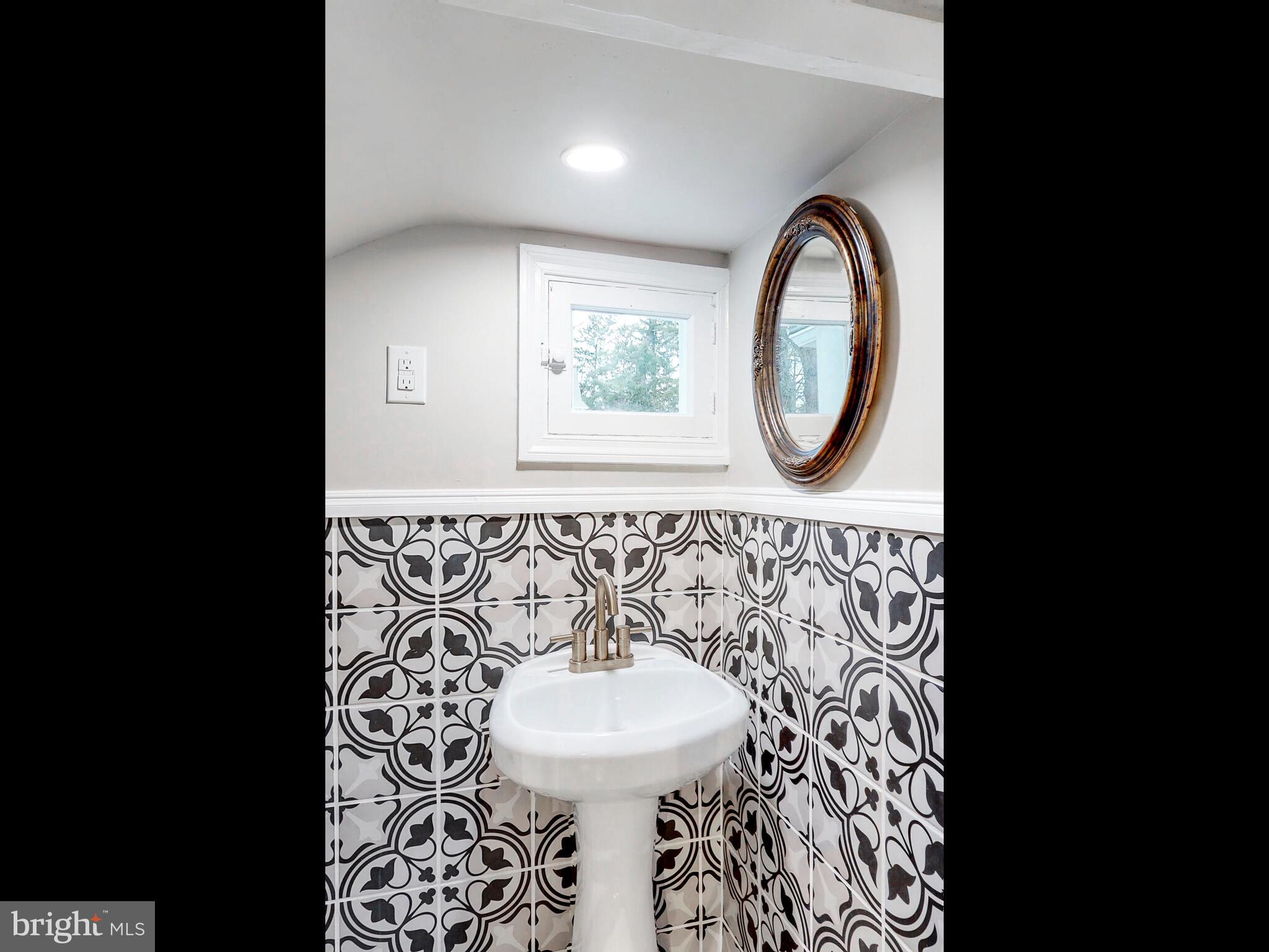 NORTH ROLAND PARK - Residential