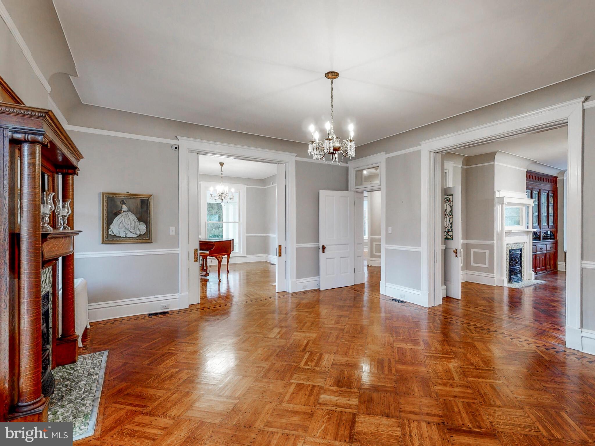 NORTH ROLAND PARK - Residential