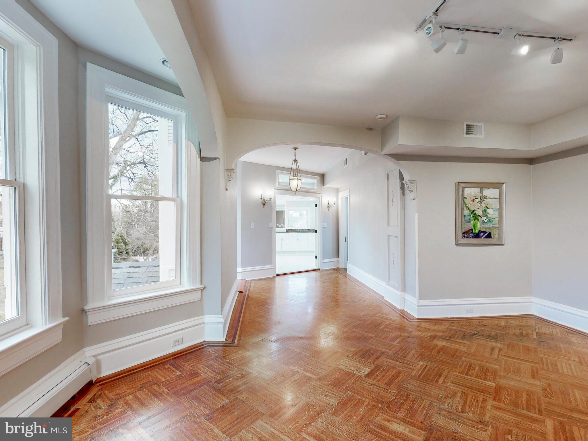 NORTH ROLAND PARK - Residential