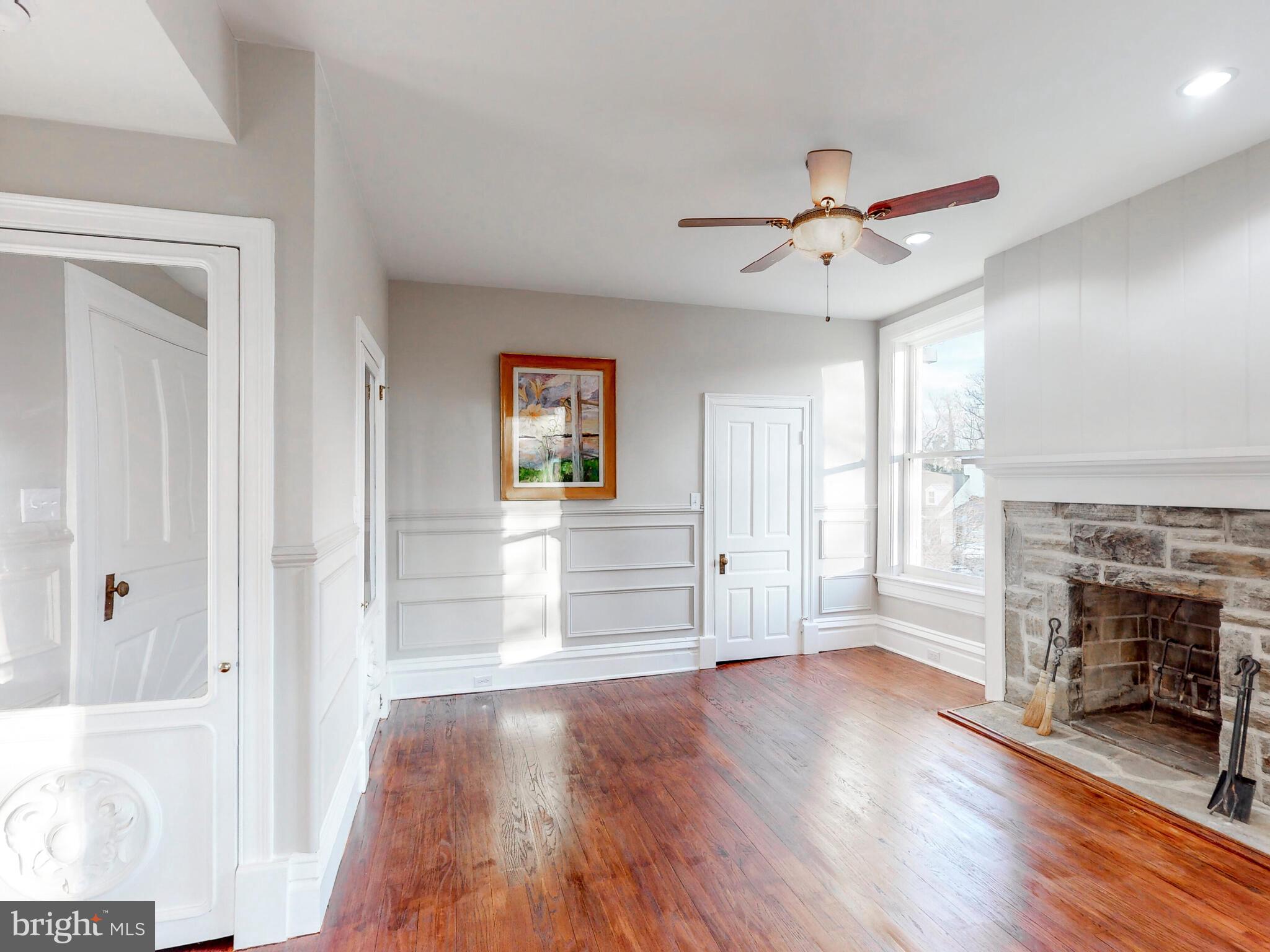 NORTH ROLAND PARK - Residential