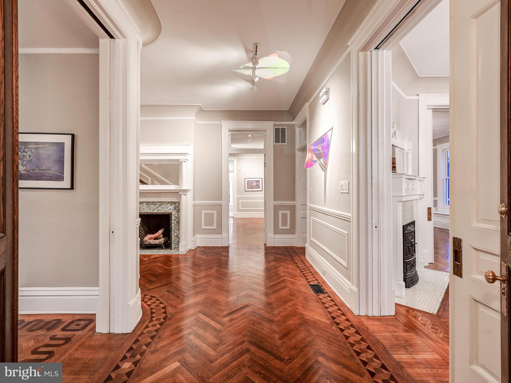 NORTH ROLAND PARK - Residential