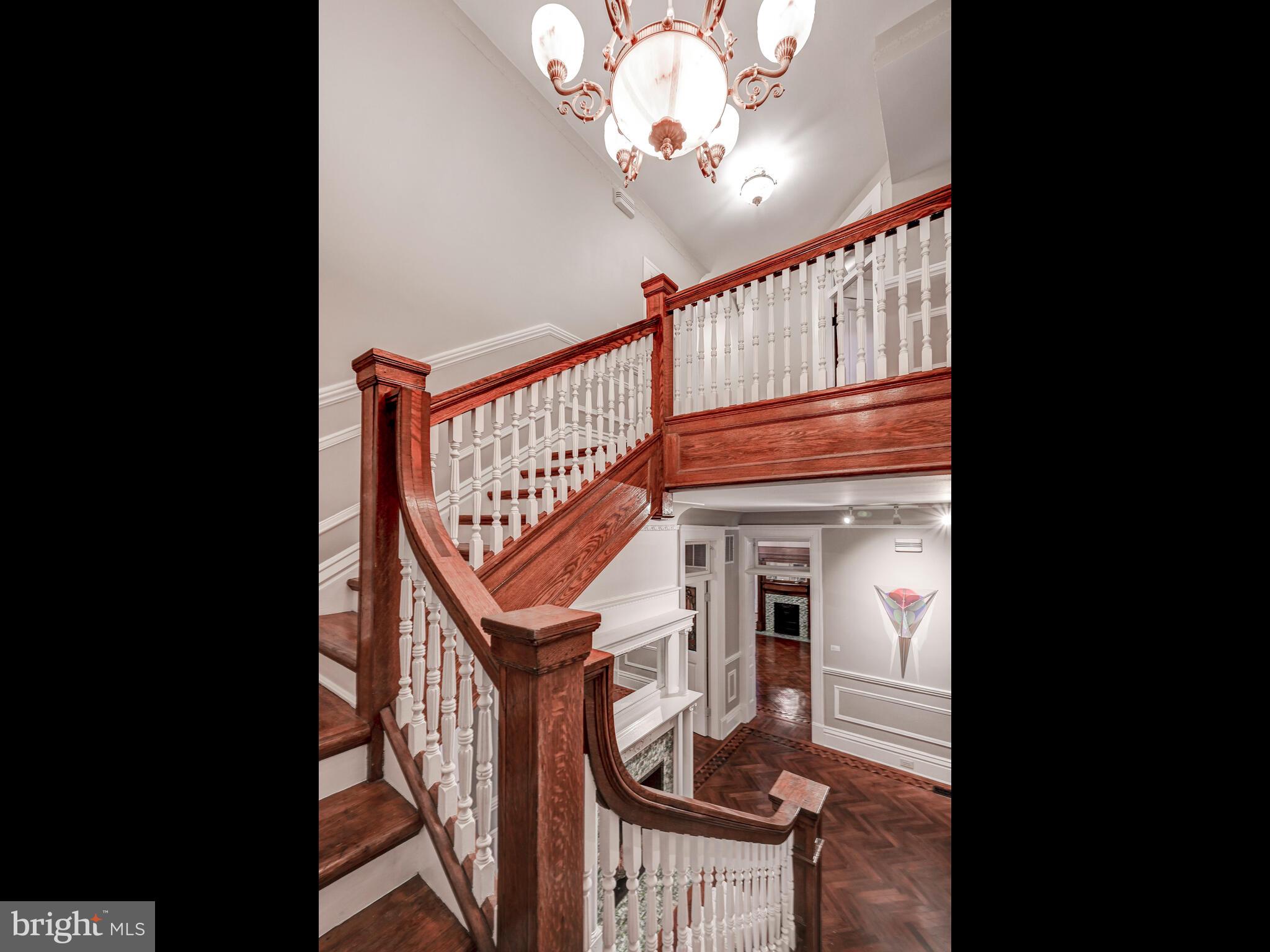 NORTH ROLAND PARK - Residential