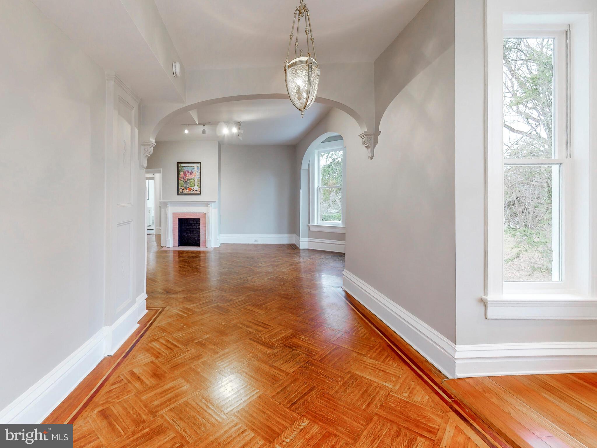 NORTH ROLAND PARK - Residential