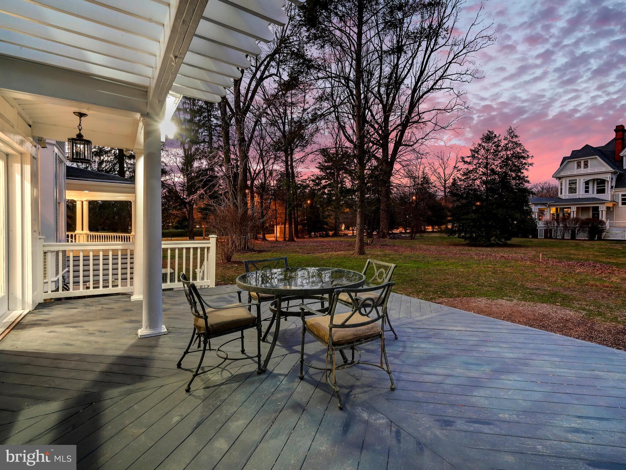 NORTH ROLAND PARK - Residential