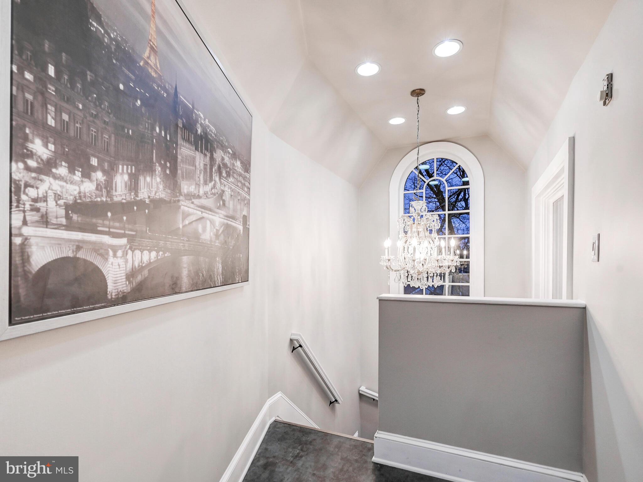 NORTH ROLAND PARK - Residential