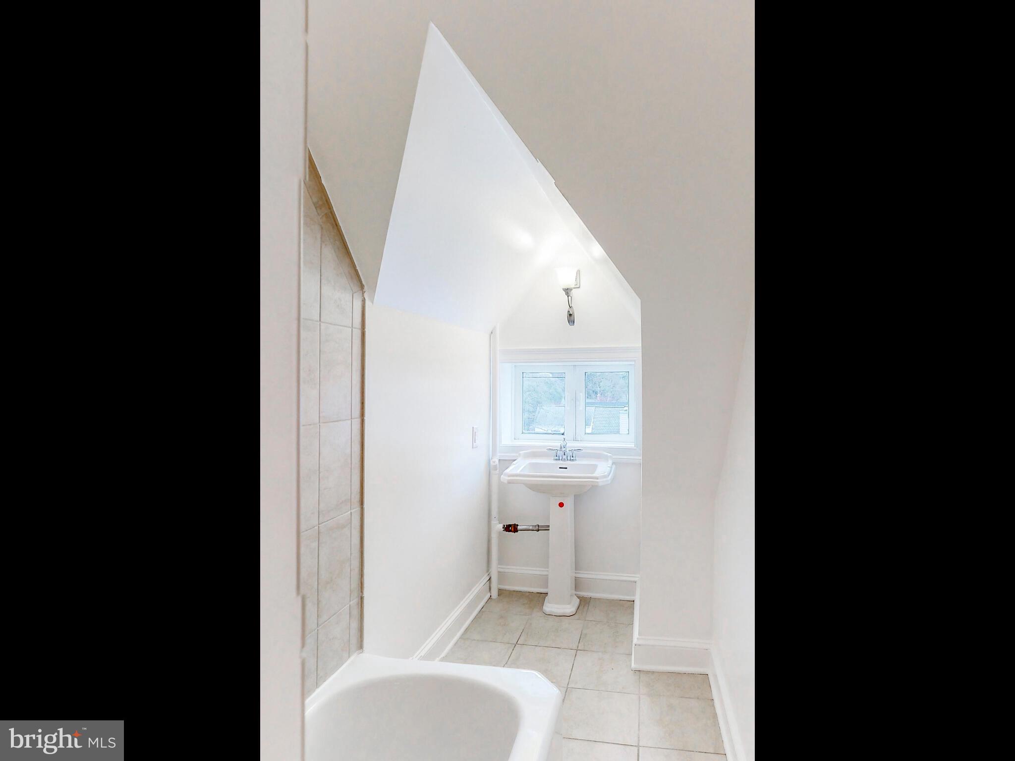 NORTH ROLAND PARK - Residential