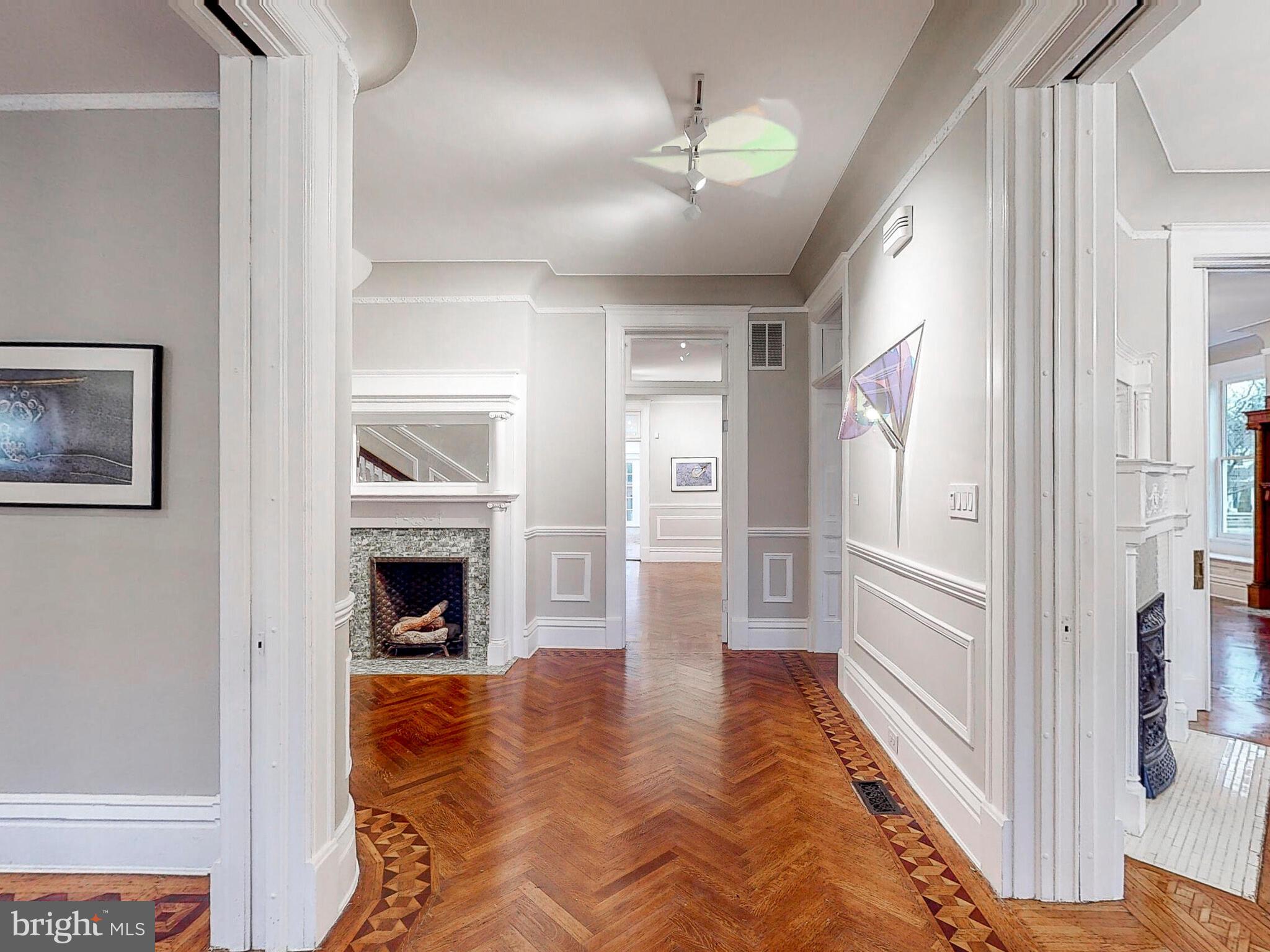 NORTH ROLAND PARK - Residential