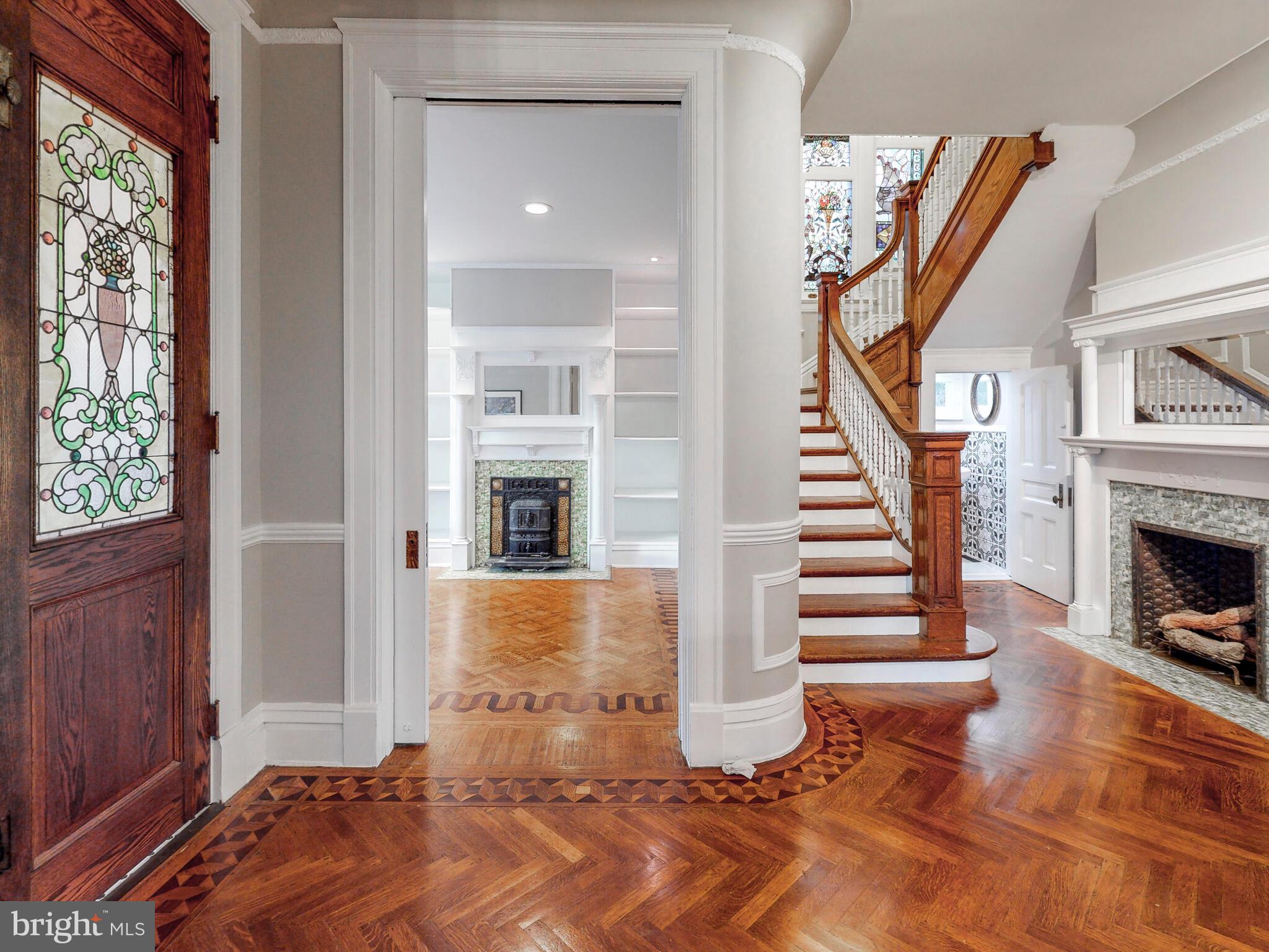 NORTH ROLAND PARK - Residential