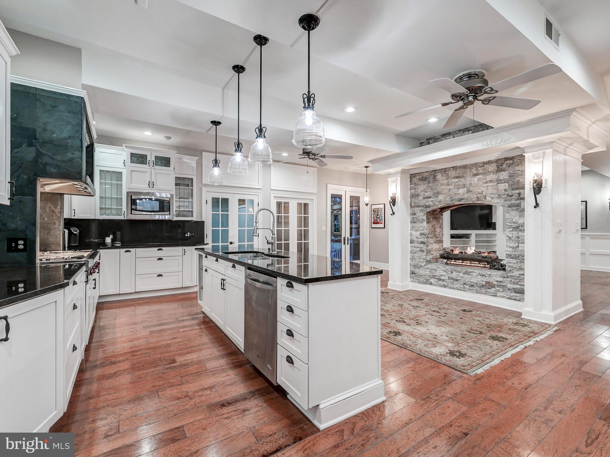 NORTH ROLAND PARK - Residential