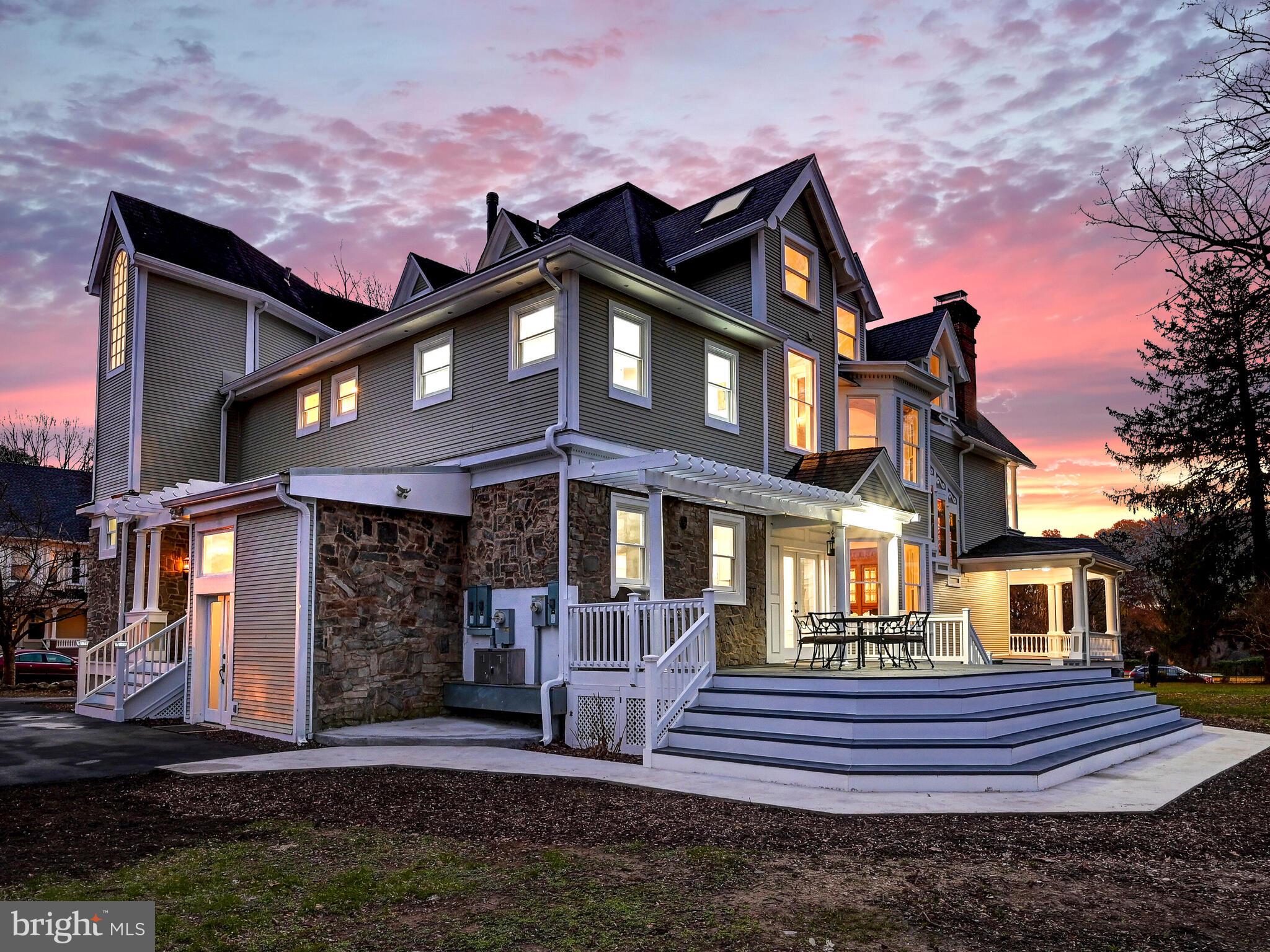 NORTH ROLAND PARK - Residential