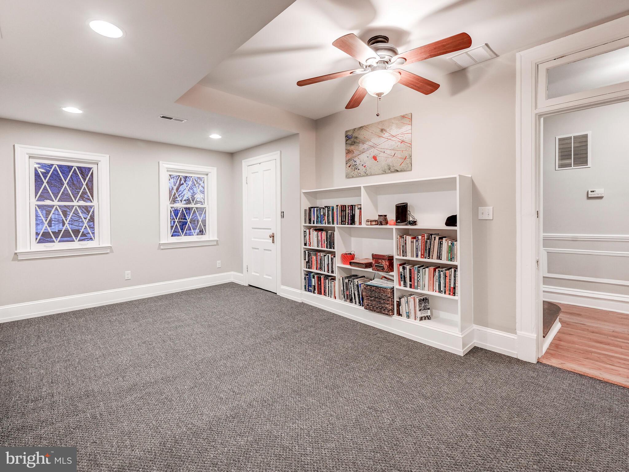 NORTH ROLAND PARK - Residential