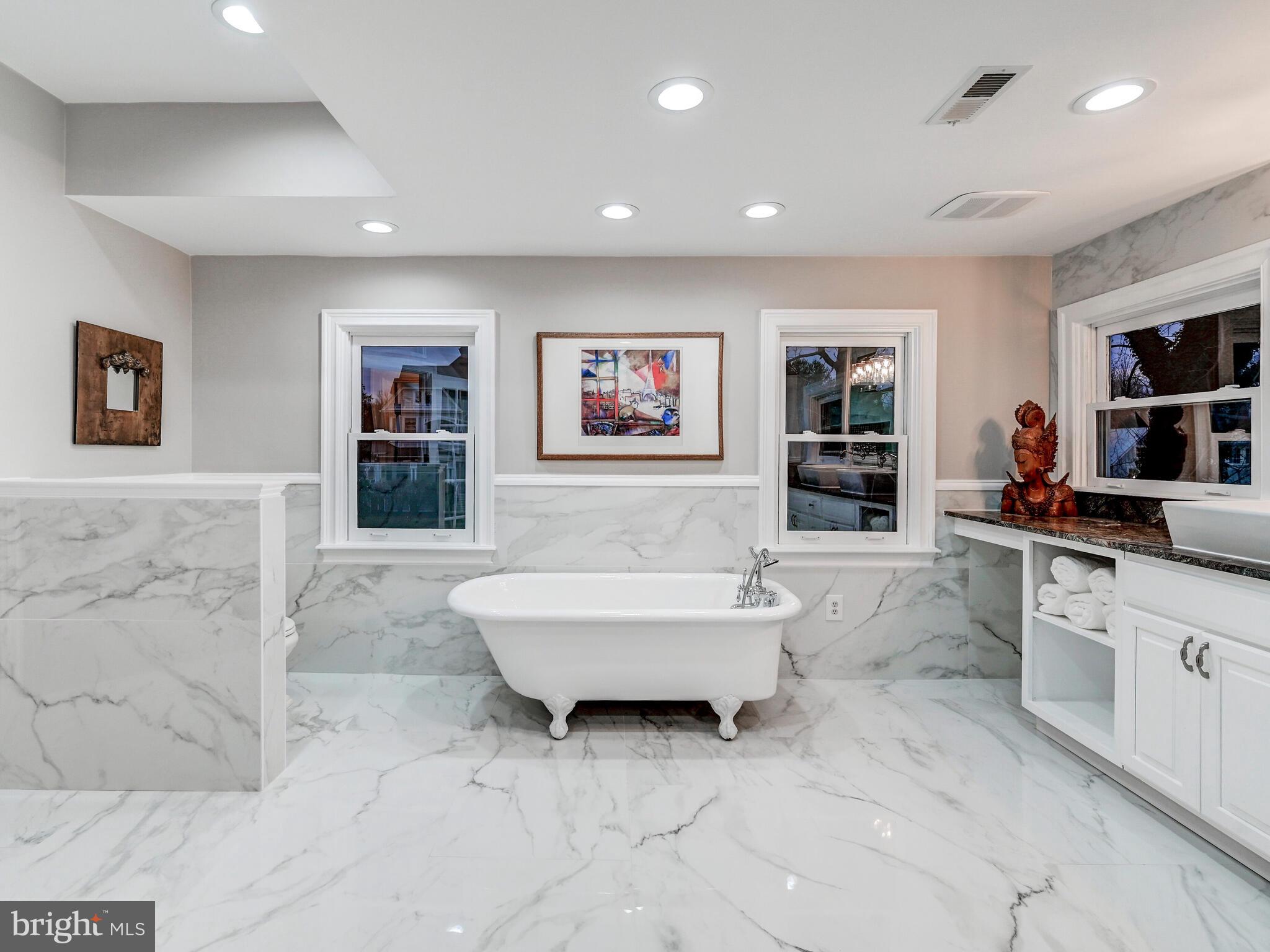 NORTH ROLAND PARK - Residential