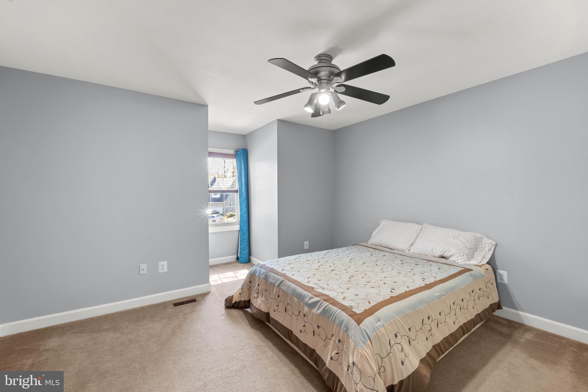 NORTHRIDGE - Residential