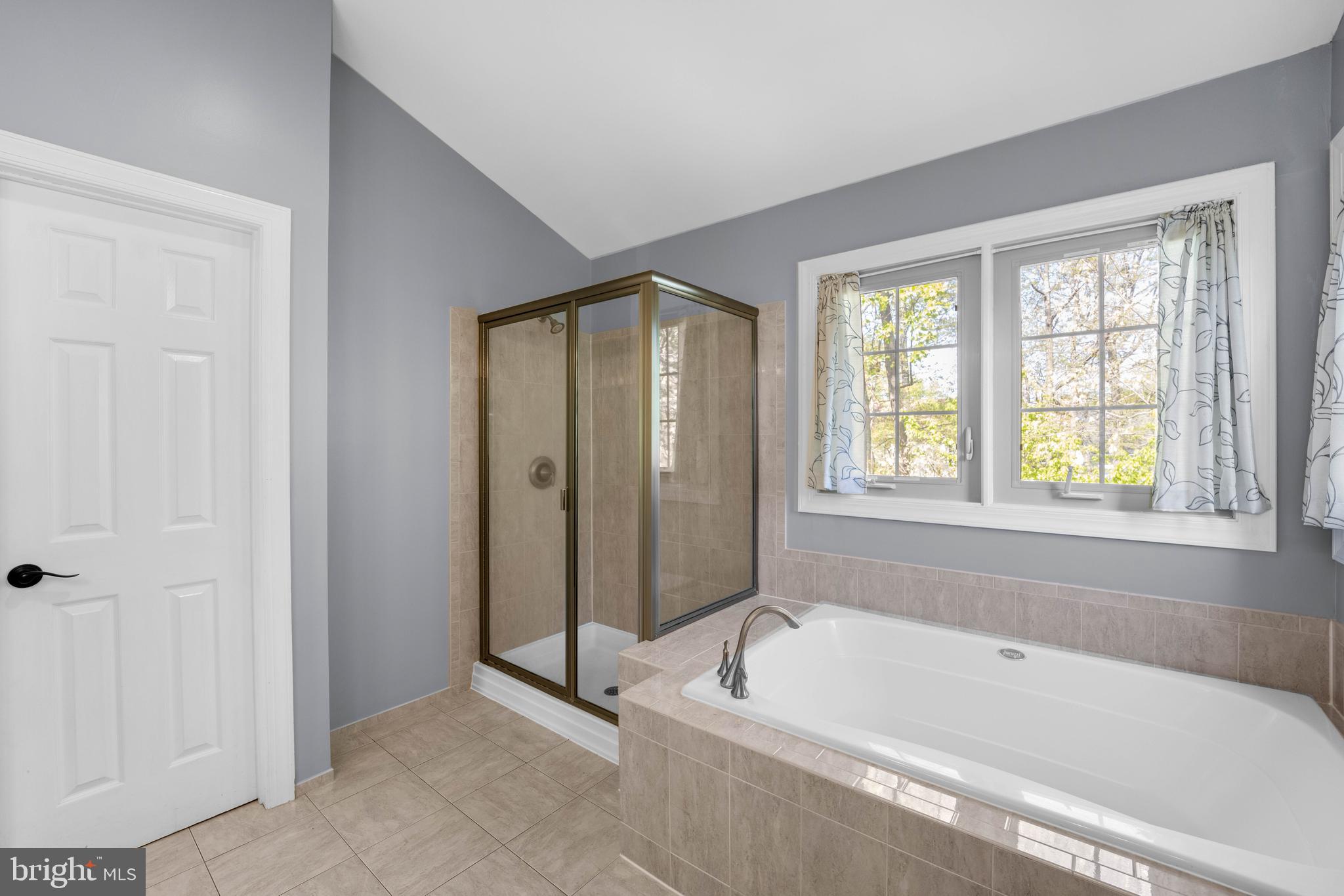 NORTHRIDGE - Residential