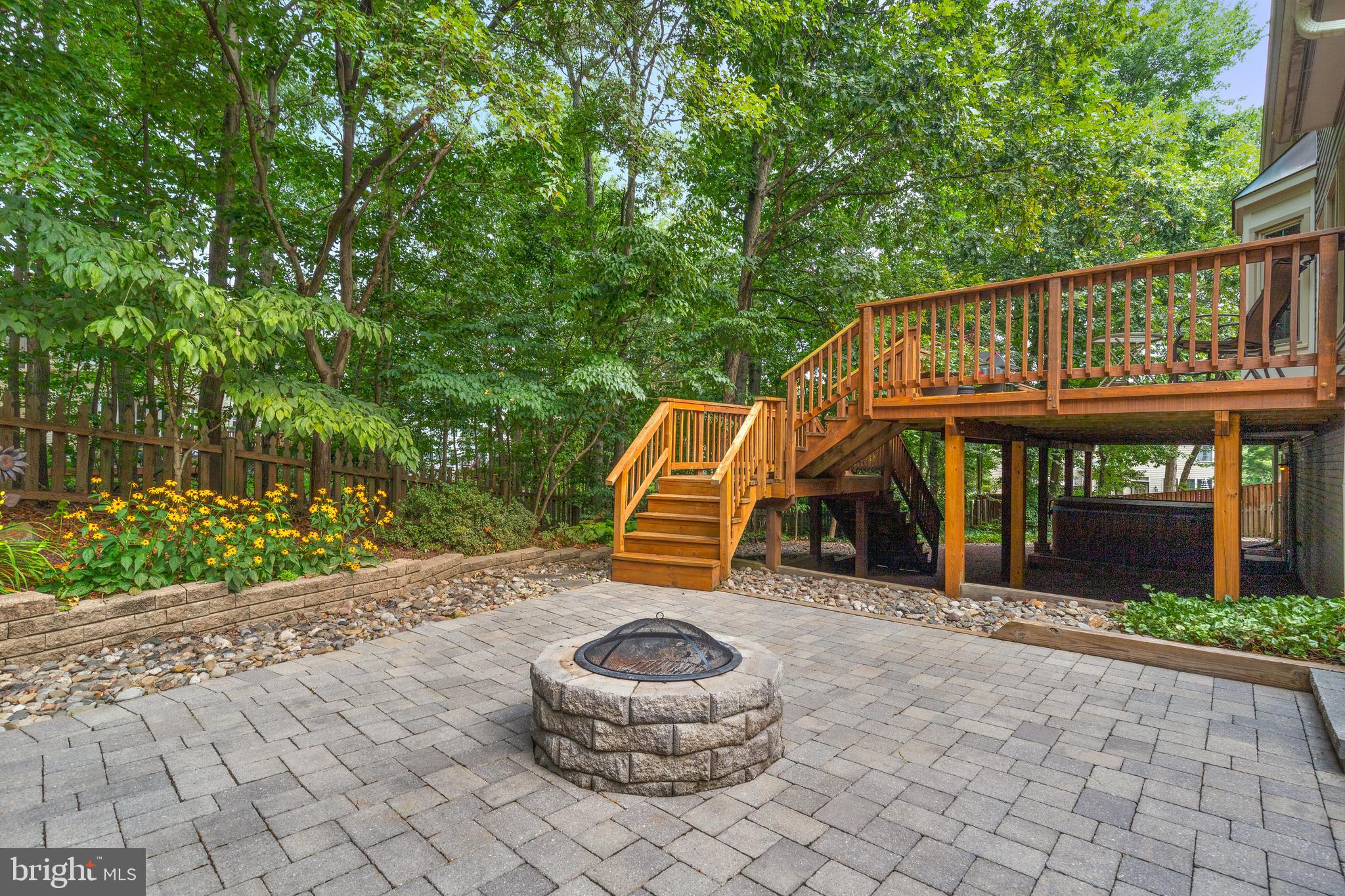 NORTHRIDGE - Residential