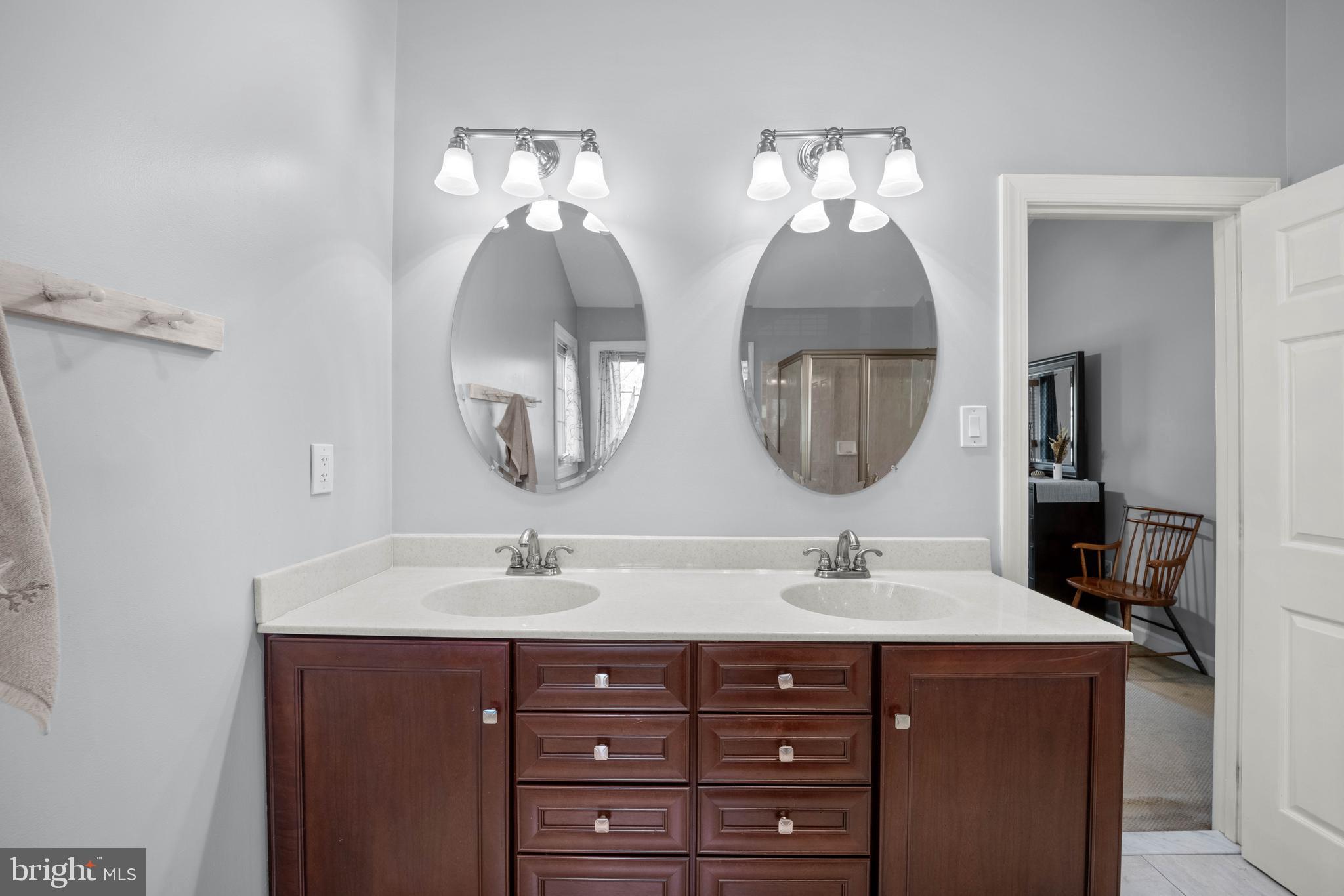 NORTHRIDGE - Residential