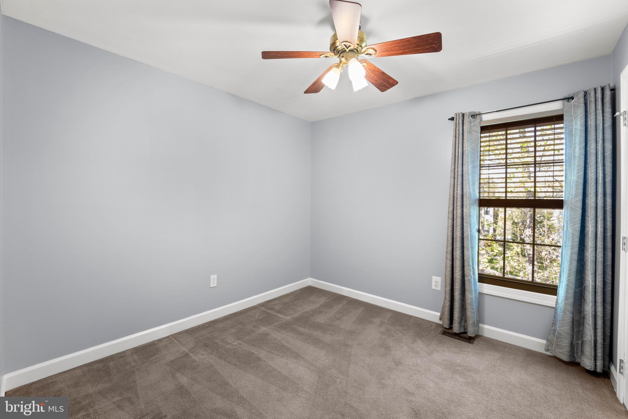 NORTHRIDGE - Residential