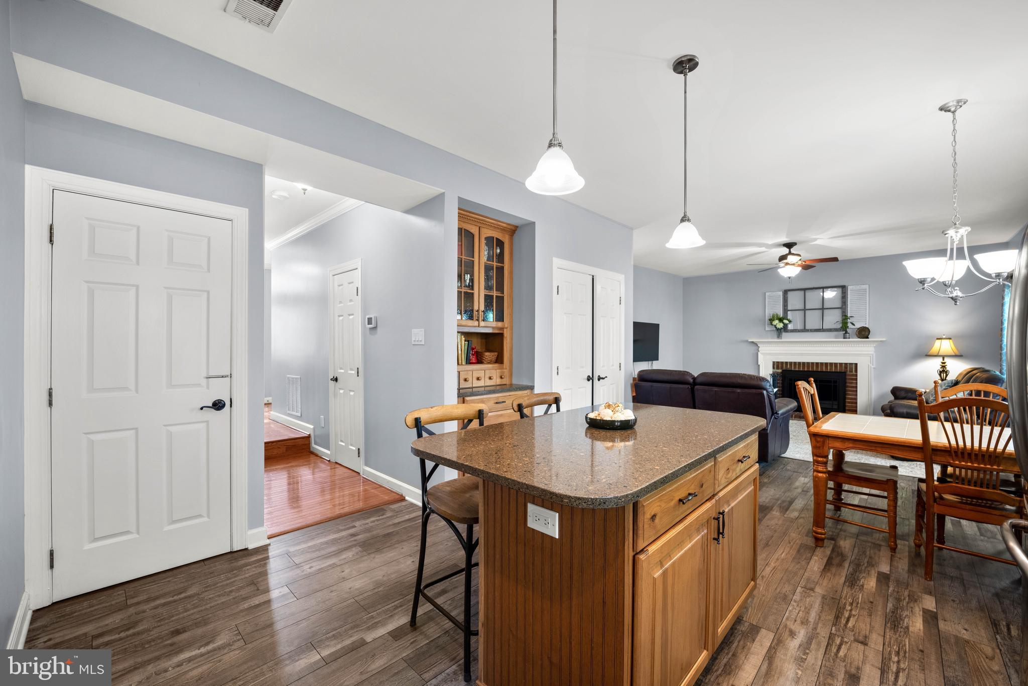 NORTHRIDGE - Residential