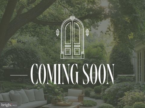 Photo of 5565 Seminary Road #201, FALLS CHURCH, VA 22041 (MLS # VAFX2330082)