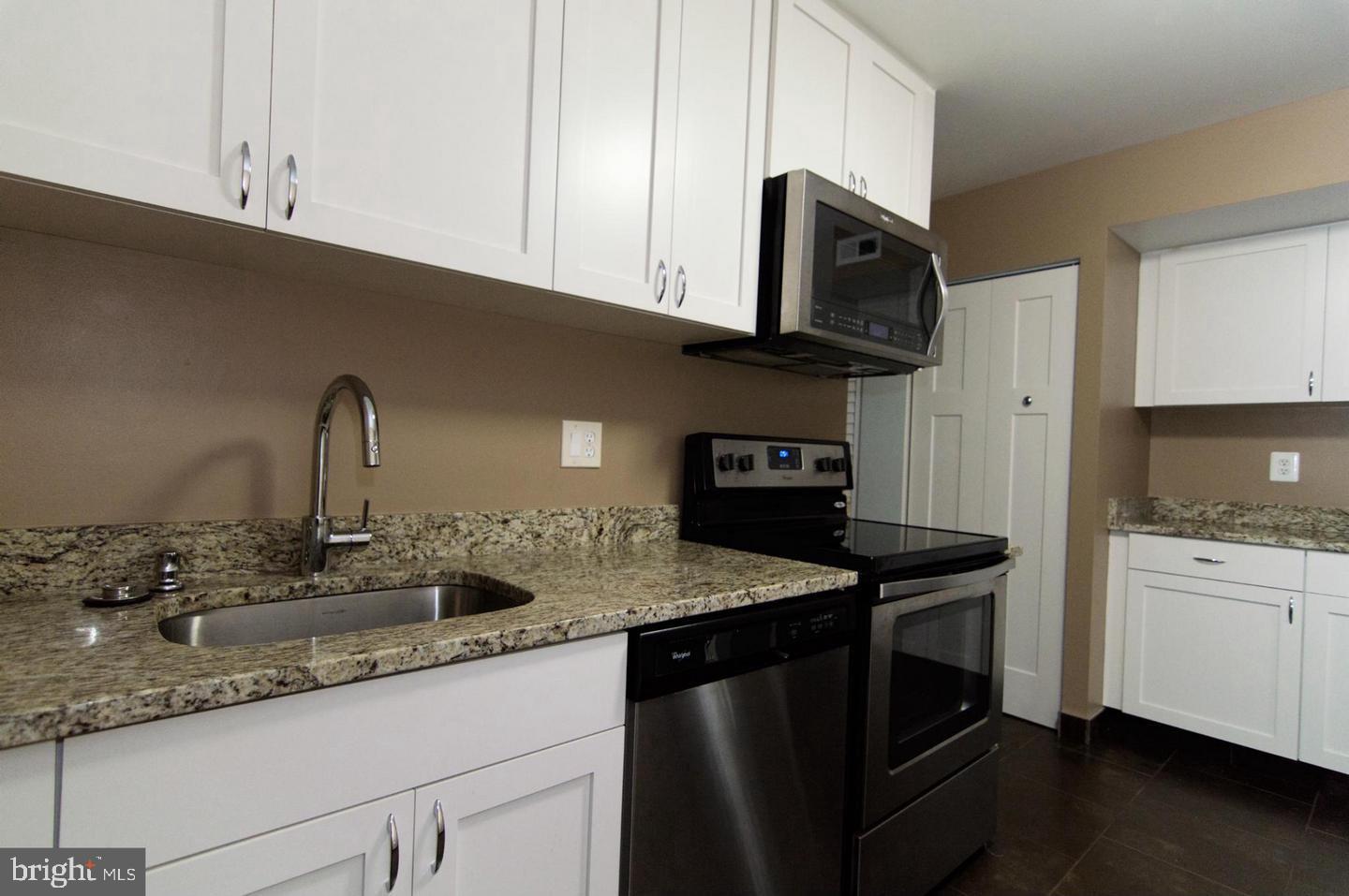 HAWTHORNE VILLAGE - Residential