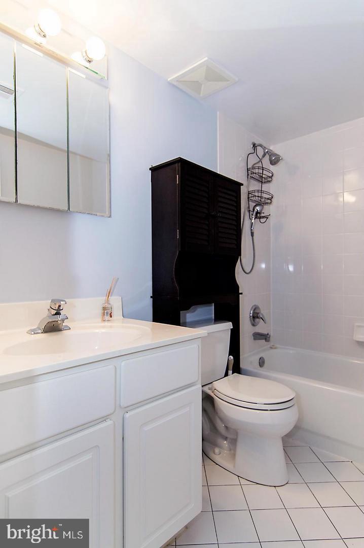 HAWTHORNE VILLAGE - Residential