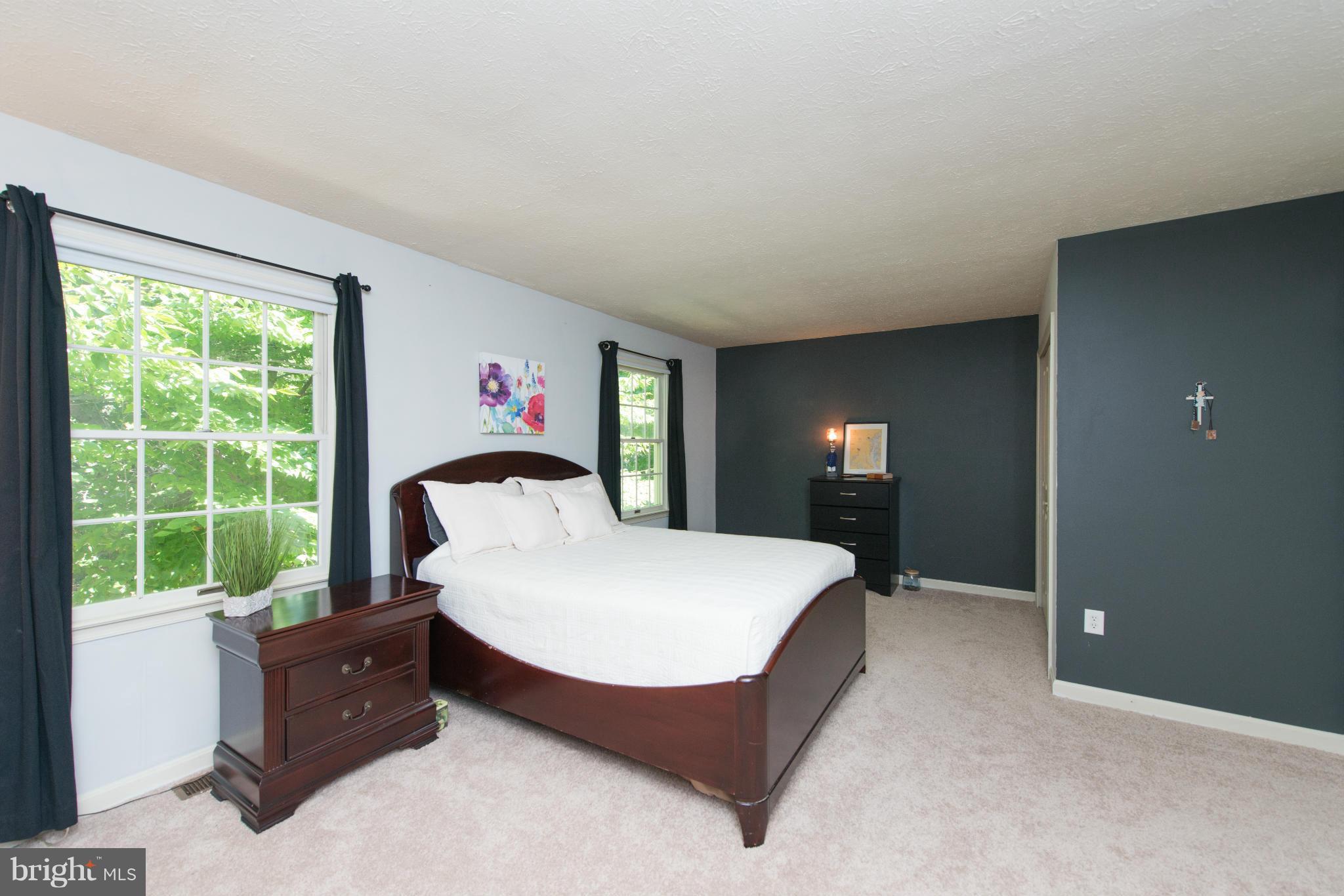 COURTS OF FOUR SEASONS - Residential