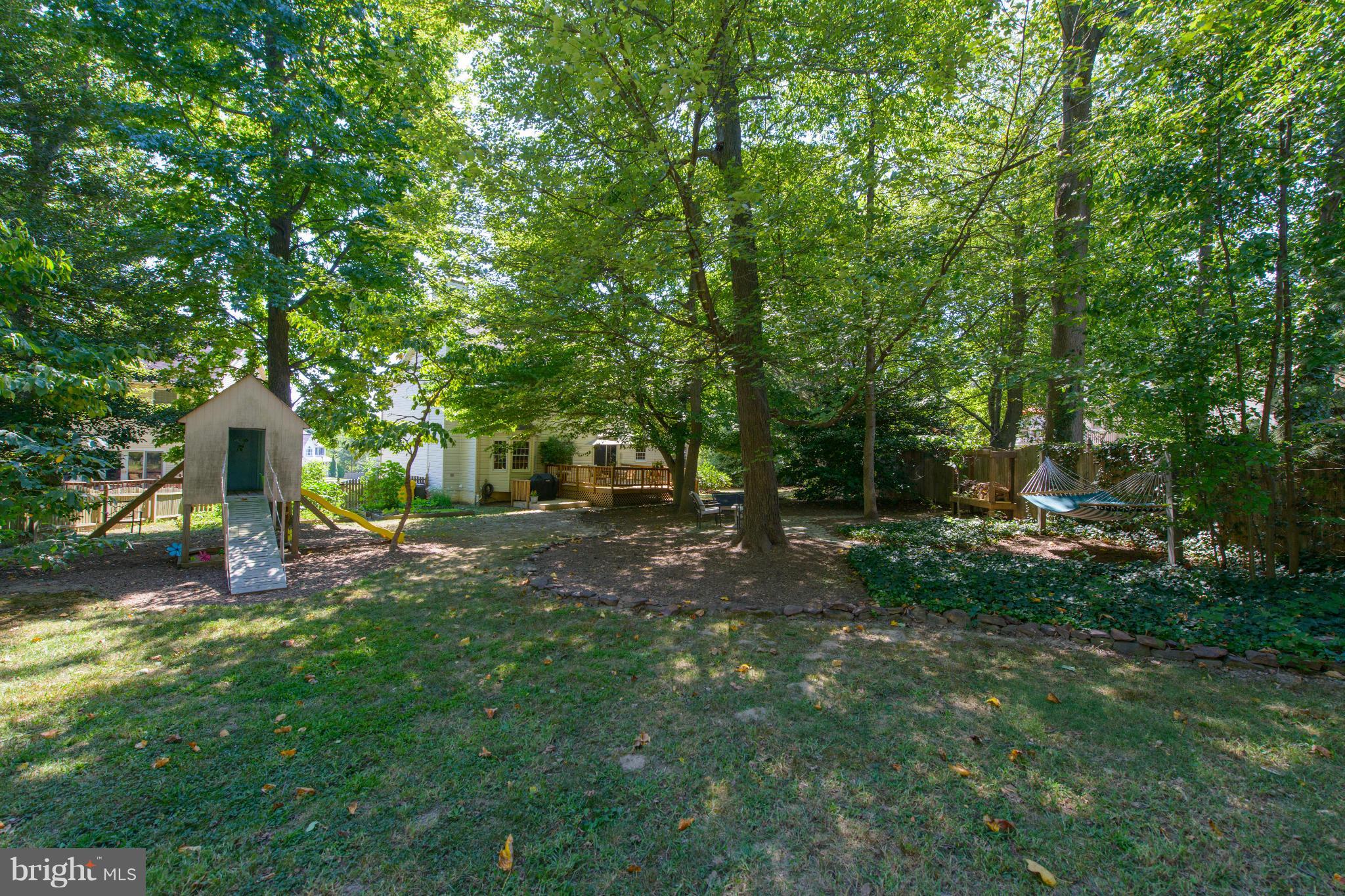 COURTS OF FOUR SEASONS - Residential