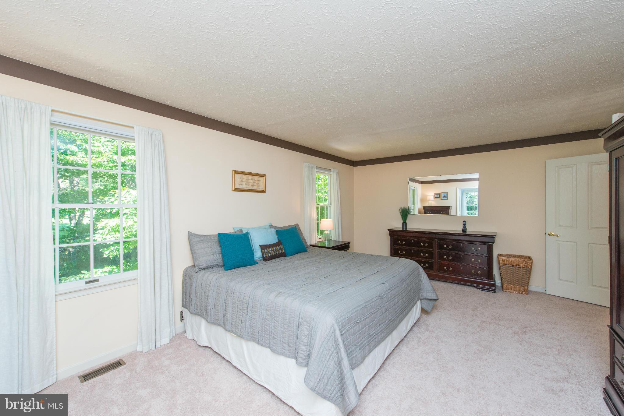 COURTS OF FOUR SEASONS - Residential