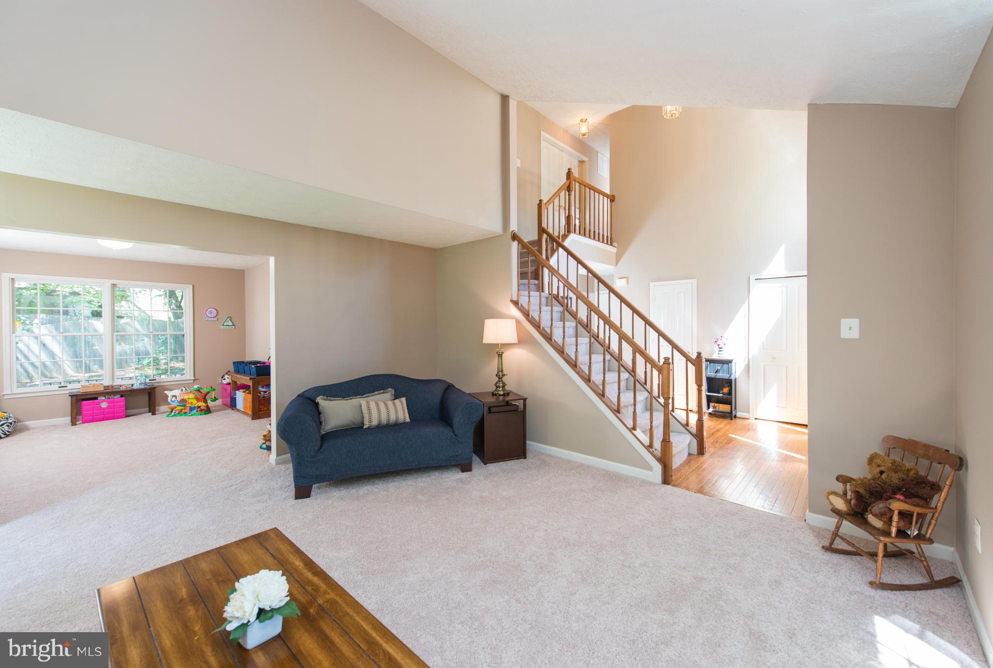 COURTS OF FOUR SEASONS - Residential